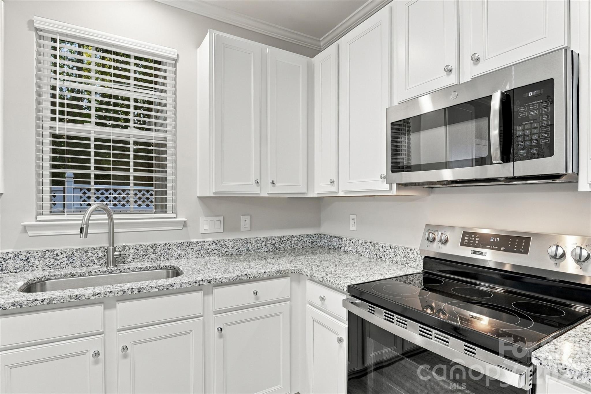 934 Coffee Tree Lane Property Photo 9
