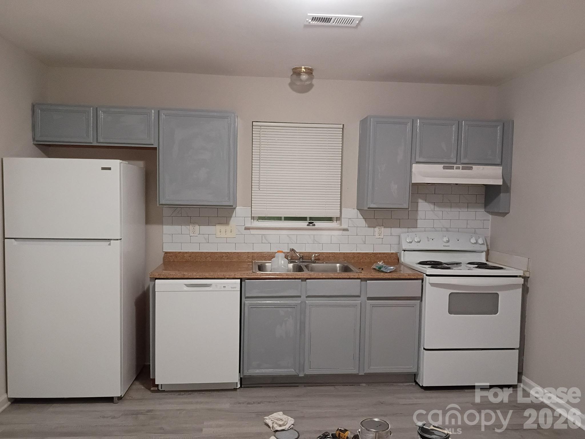 4611 Wildwood Avenue Property Photo 3