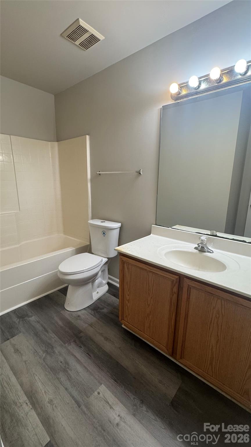 4611 Wildwood Avenue Property Photo 8
