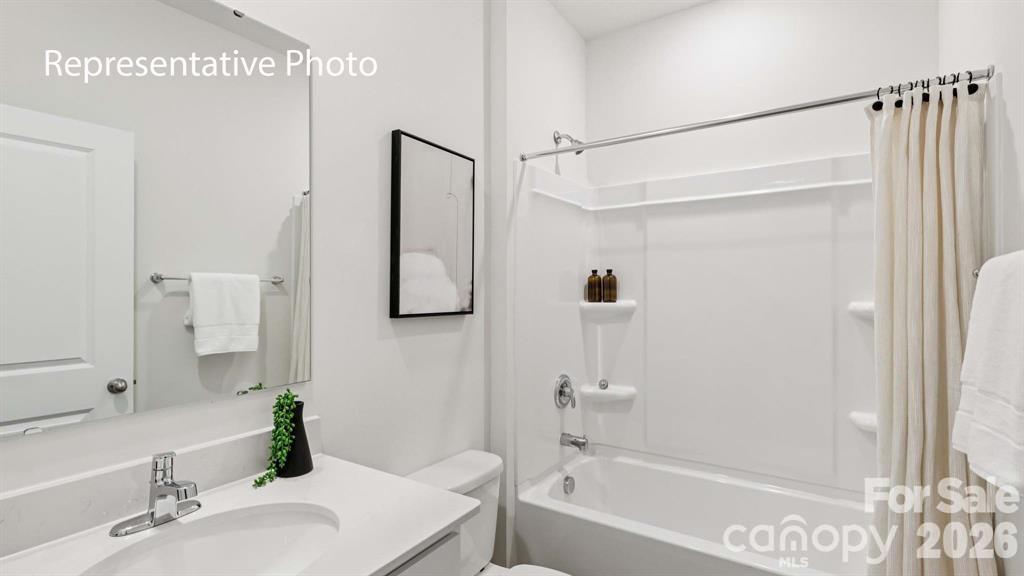 1084 Streamwood Avenue Property Photo 13