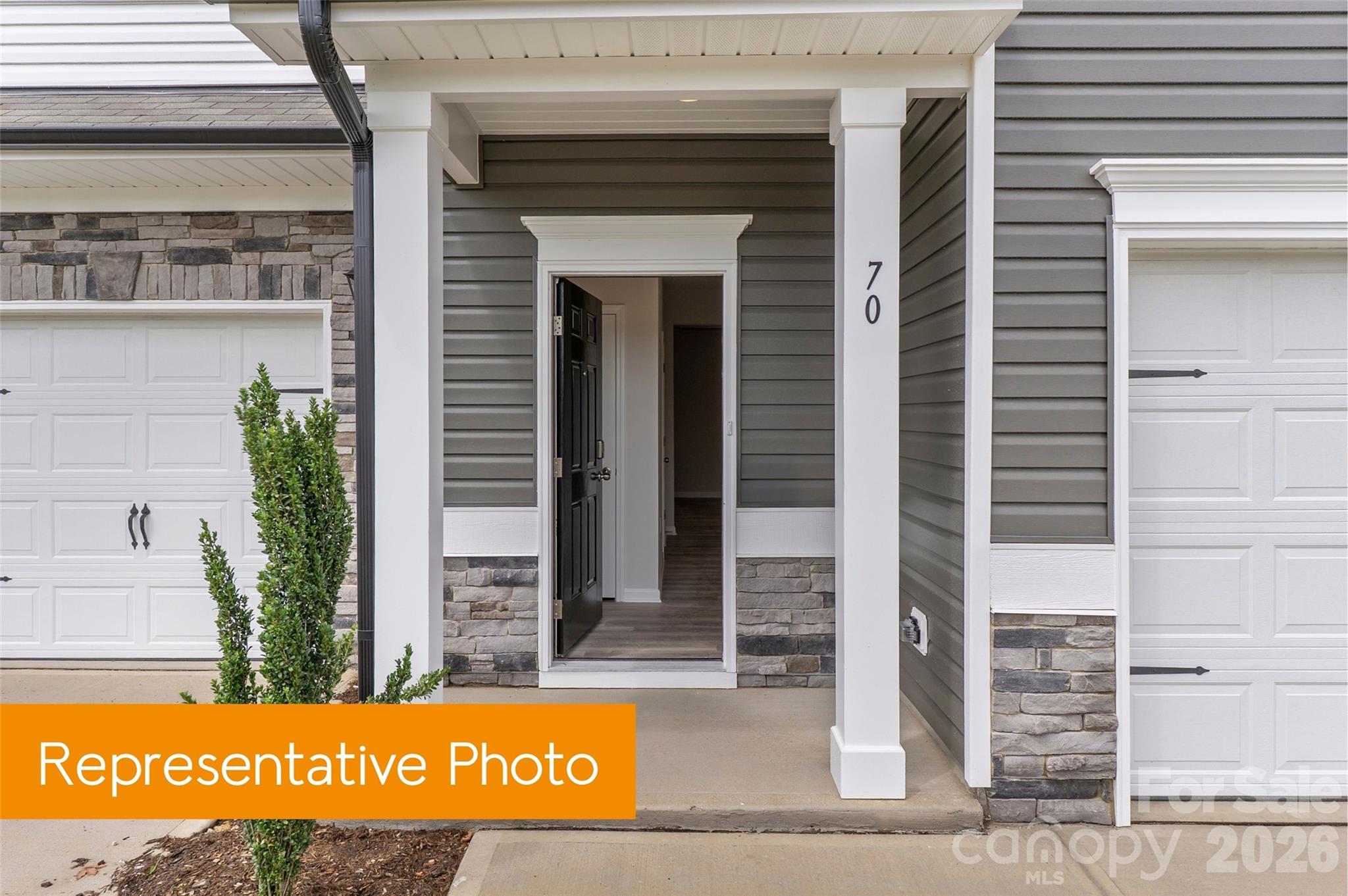 5410 Starfall Way Property Photo 3