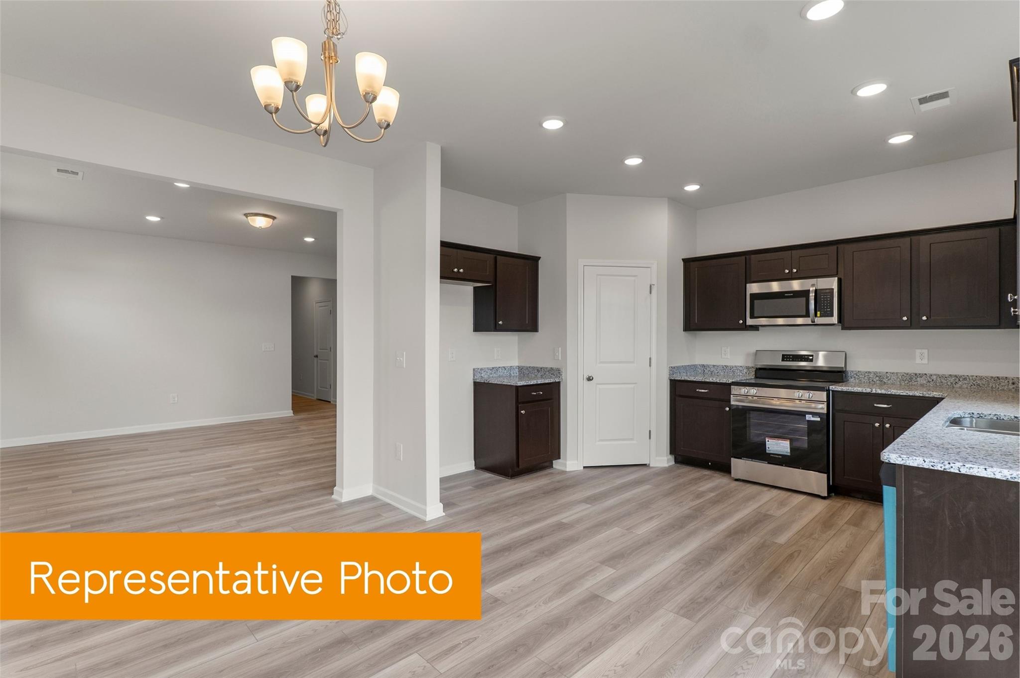 5410 Starfall Way Property Photo 7