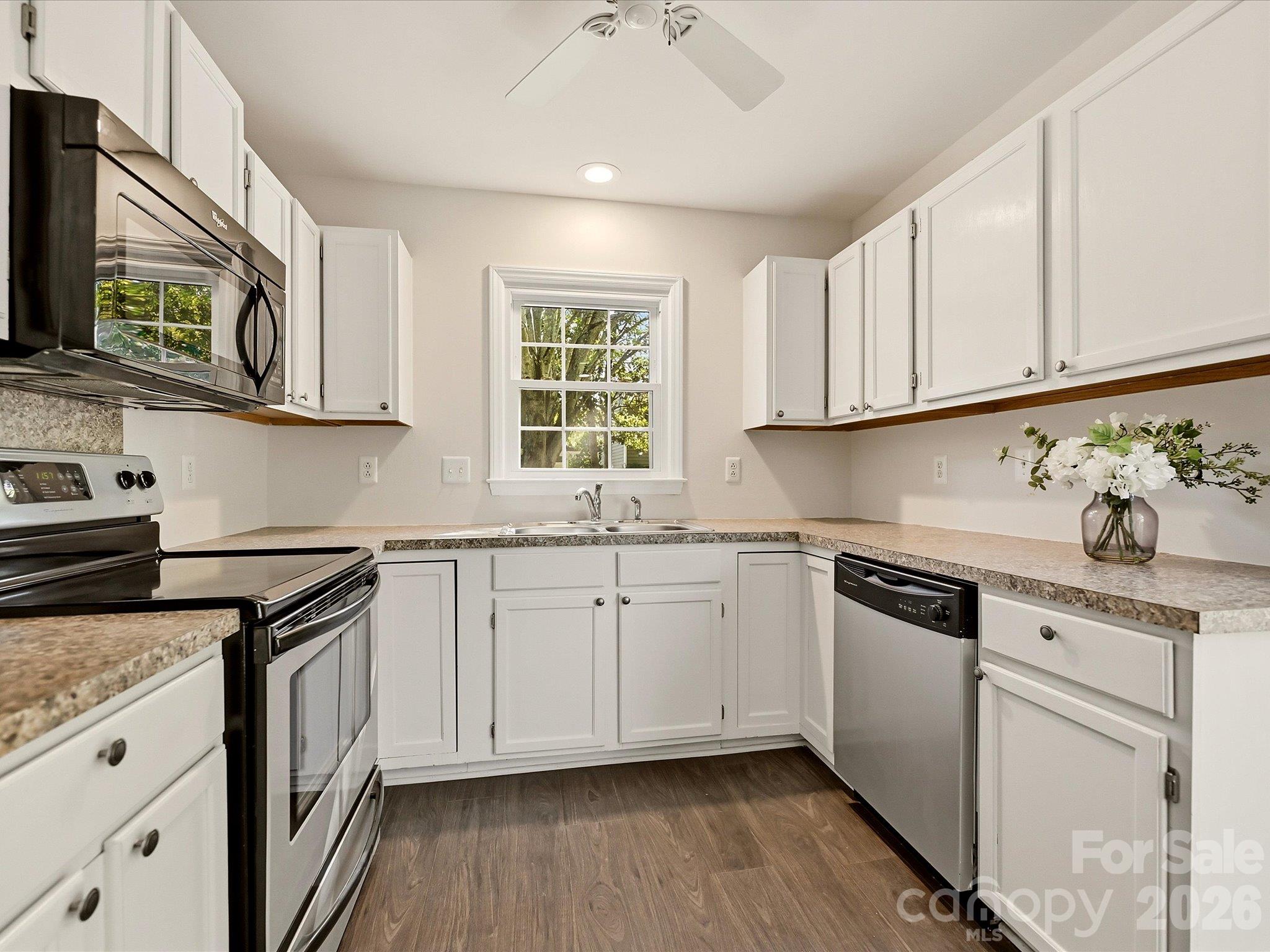3105 Stone Orchard Place Property Photo 12