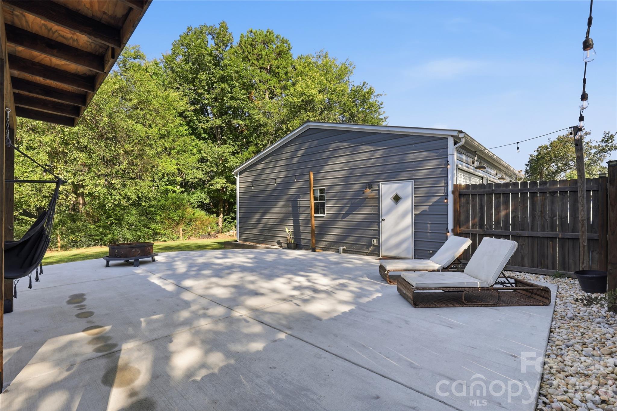 1825 Mollys Backbone Road Property Photo 15