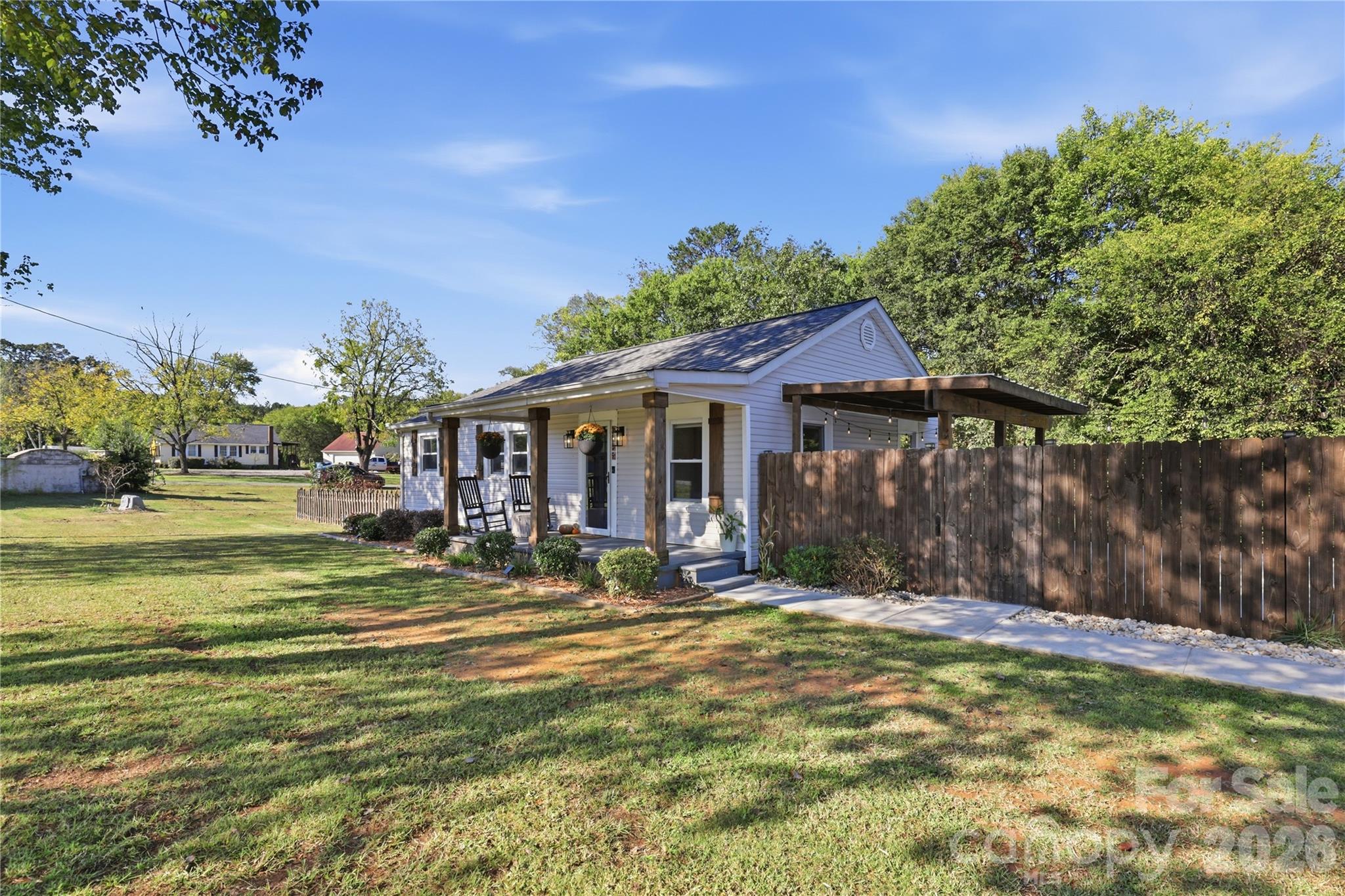1825 Mollys Backbone Road Property Photo 19