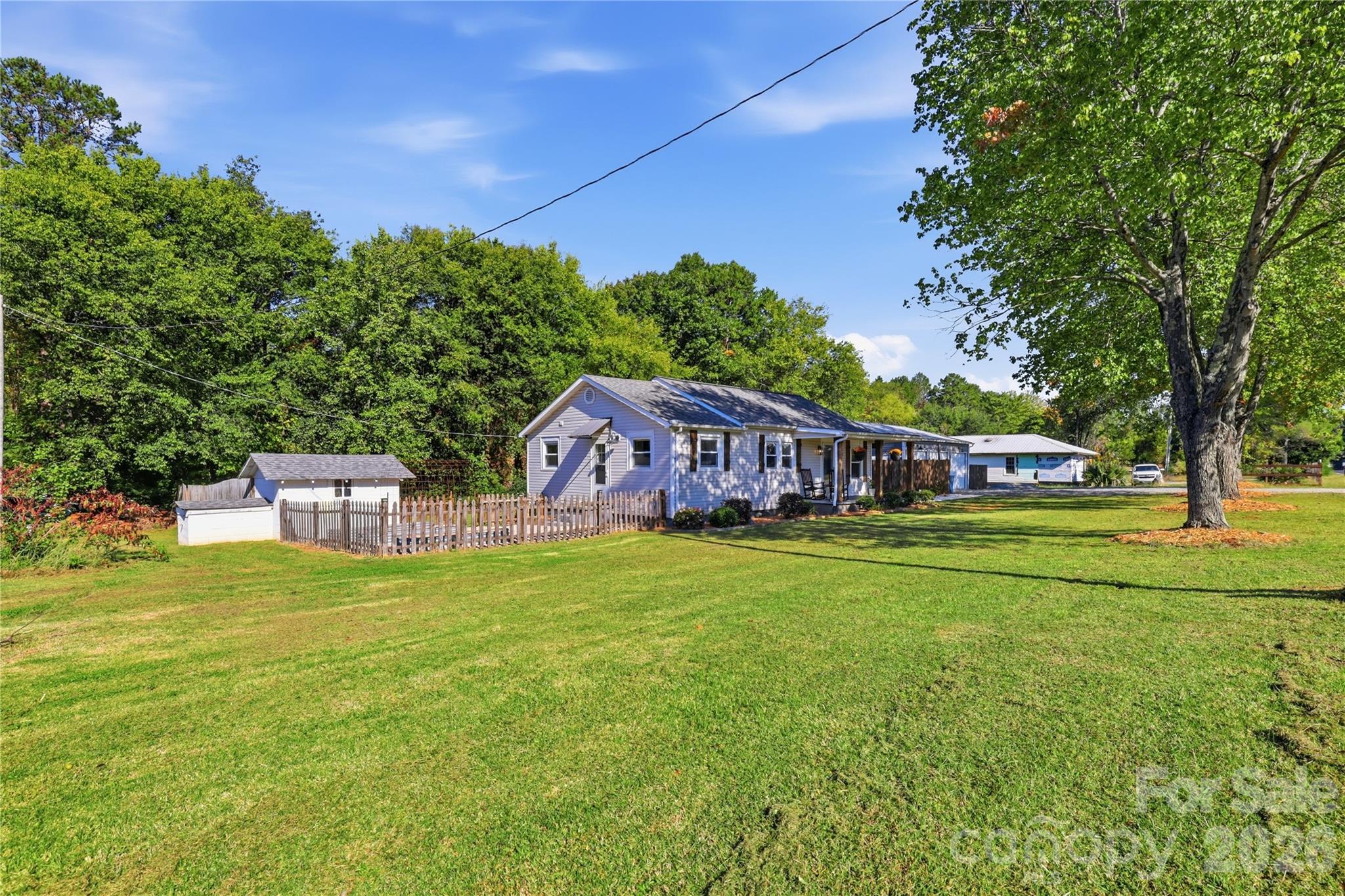 1825 Mollys Backbone Road Property Photo 20
