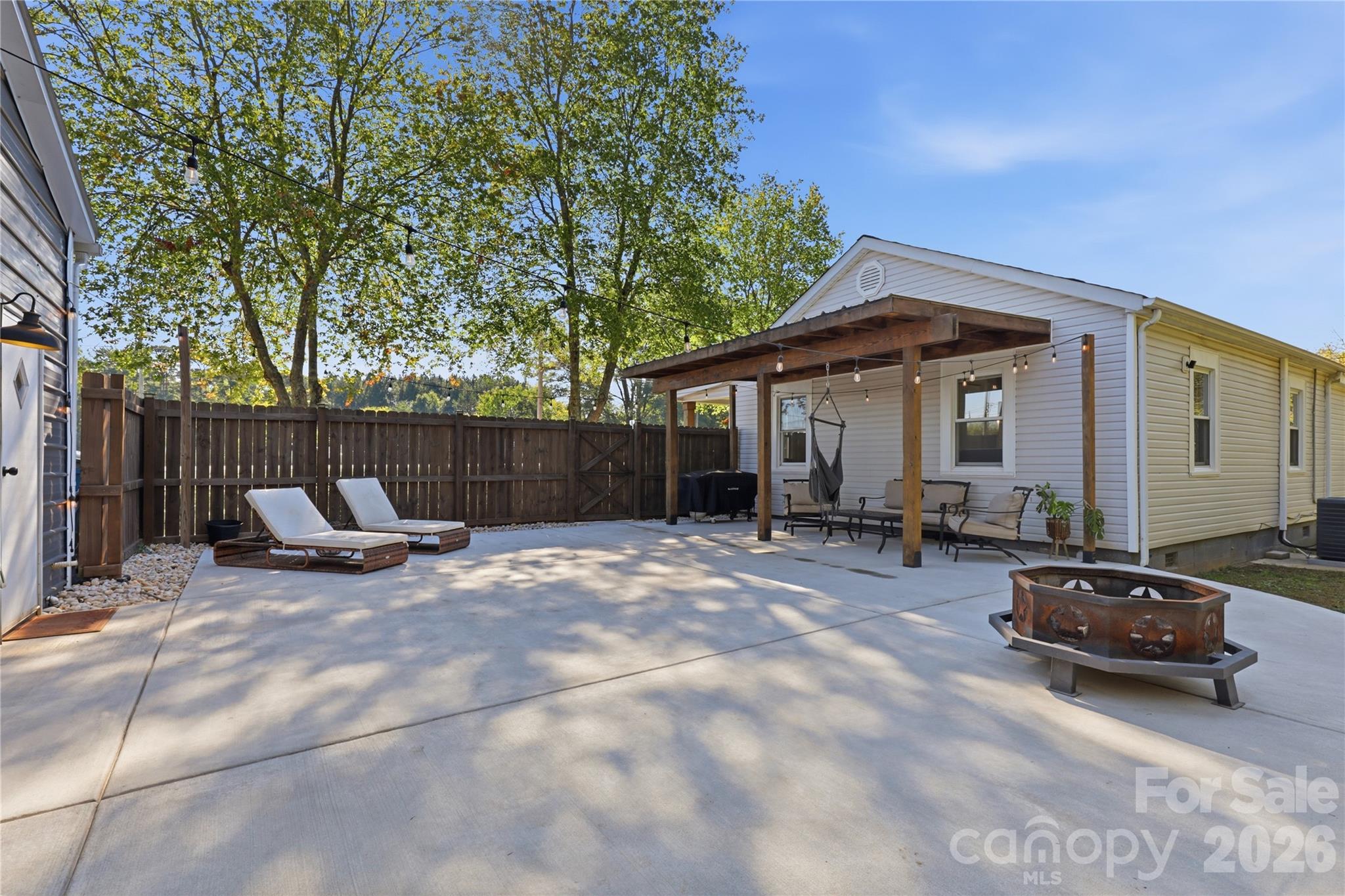 1825 Mollys Backbone Road Property Photo 24