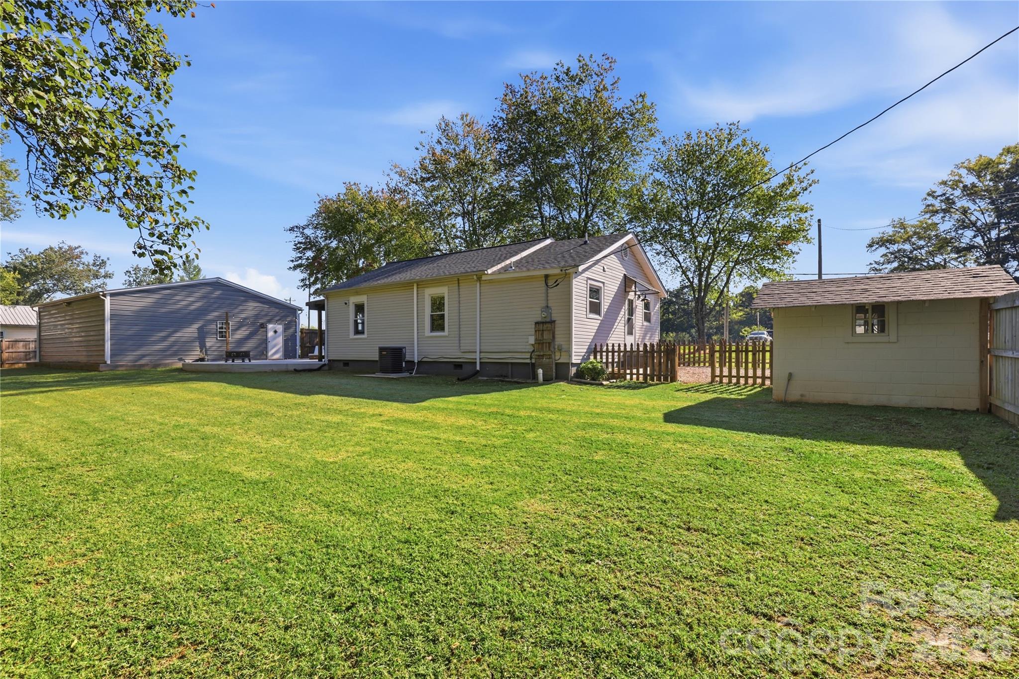 1825 Mollys Backbone Road Property Photo 26