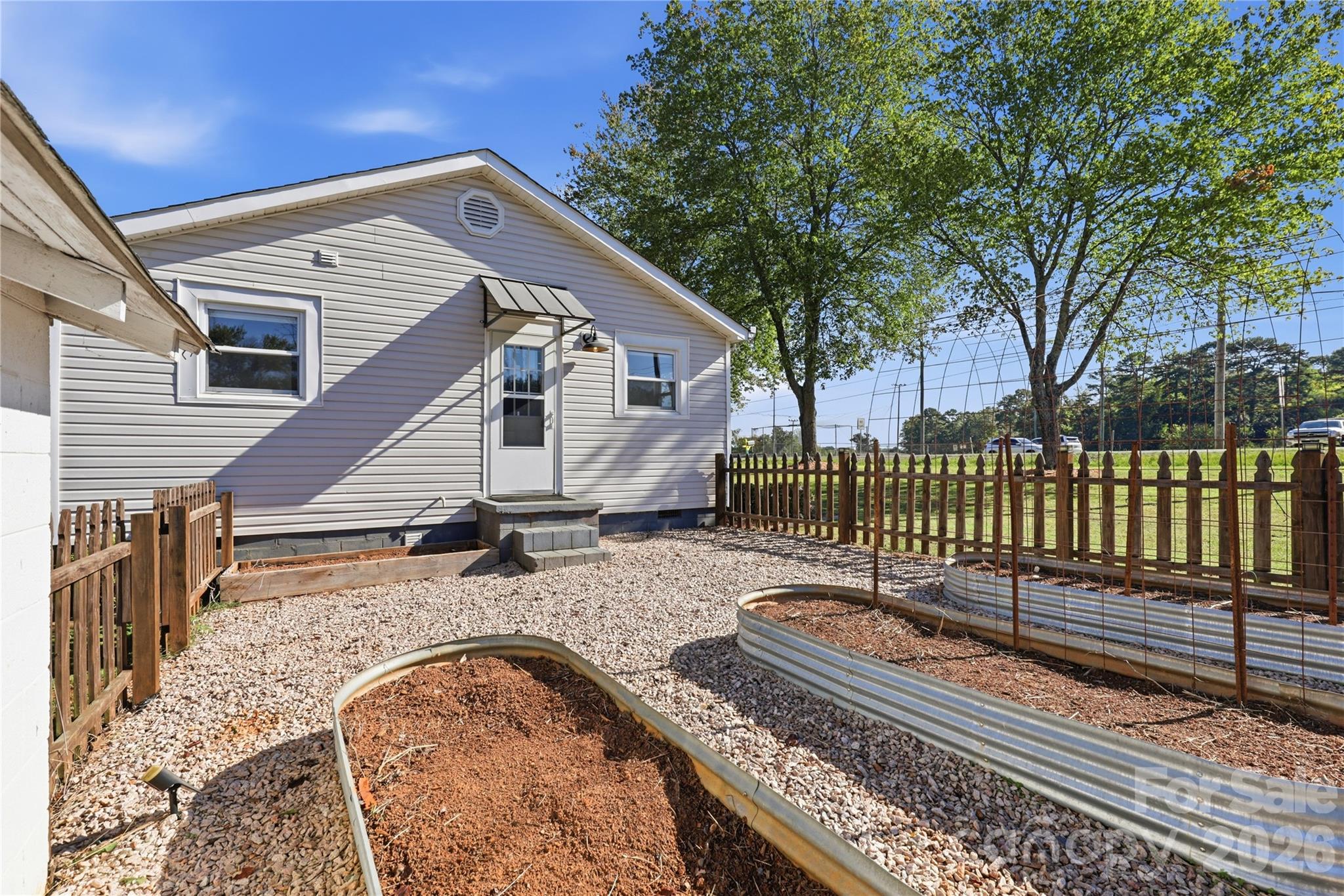 1825 Mollys Backbone Road Property Photo 28