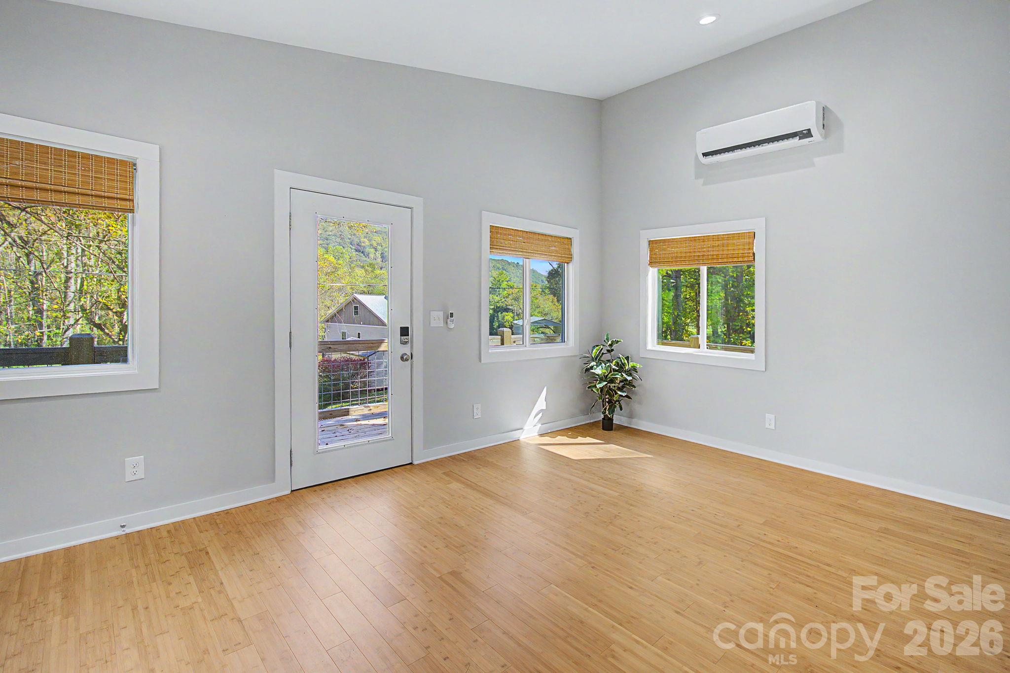 105 Escape Drive Property Photo 5