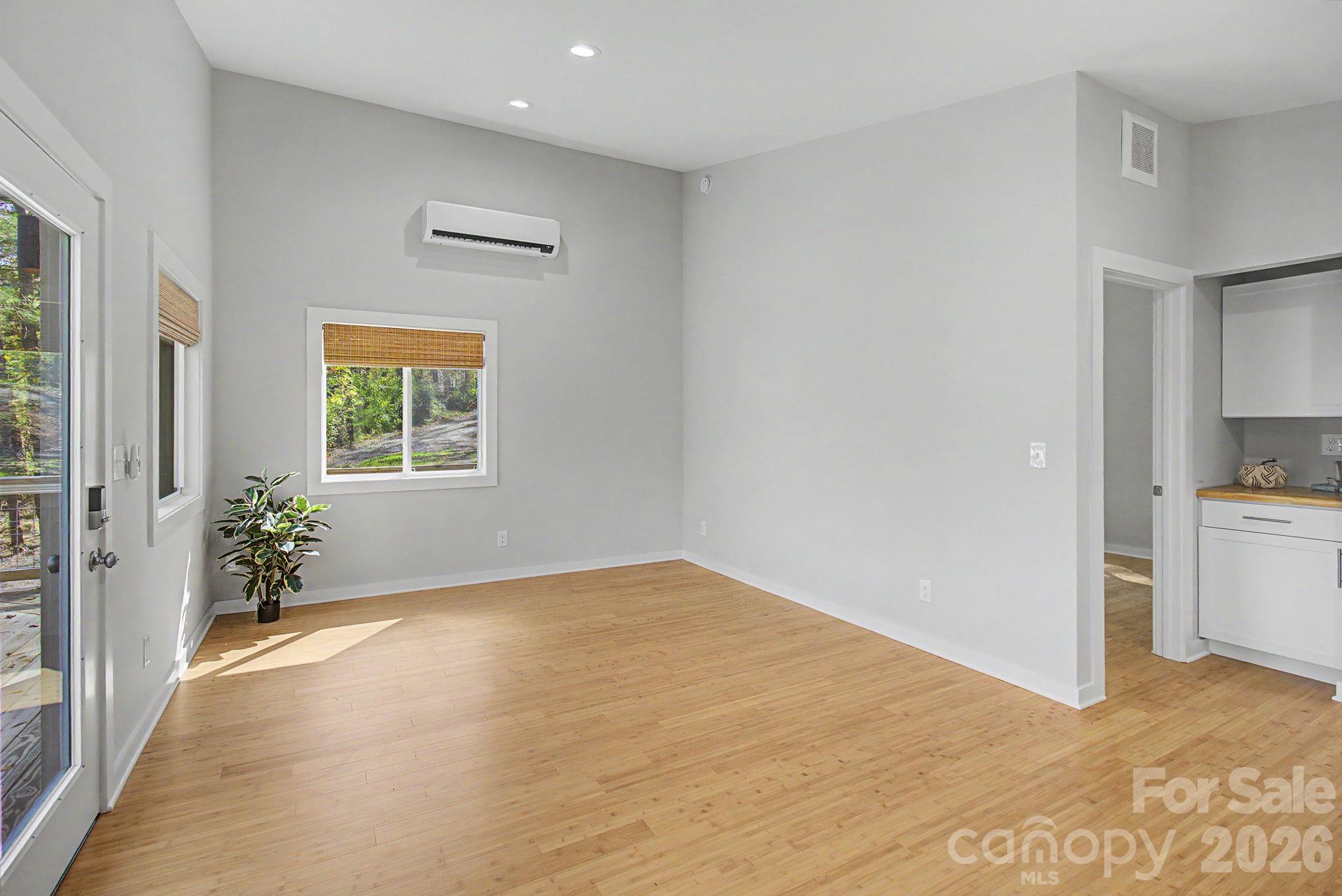 105 Escape Drive Property Photo 6