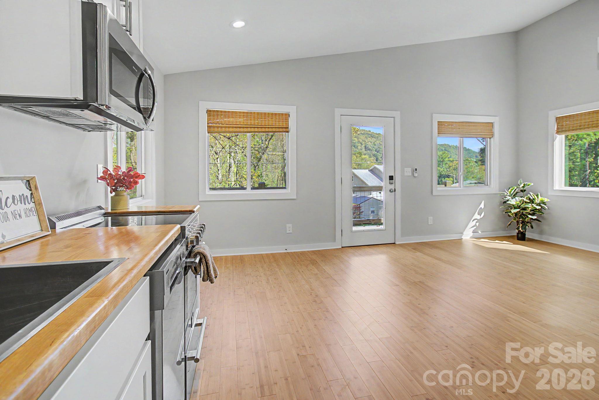 105 Escape Drive Property Photo 8