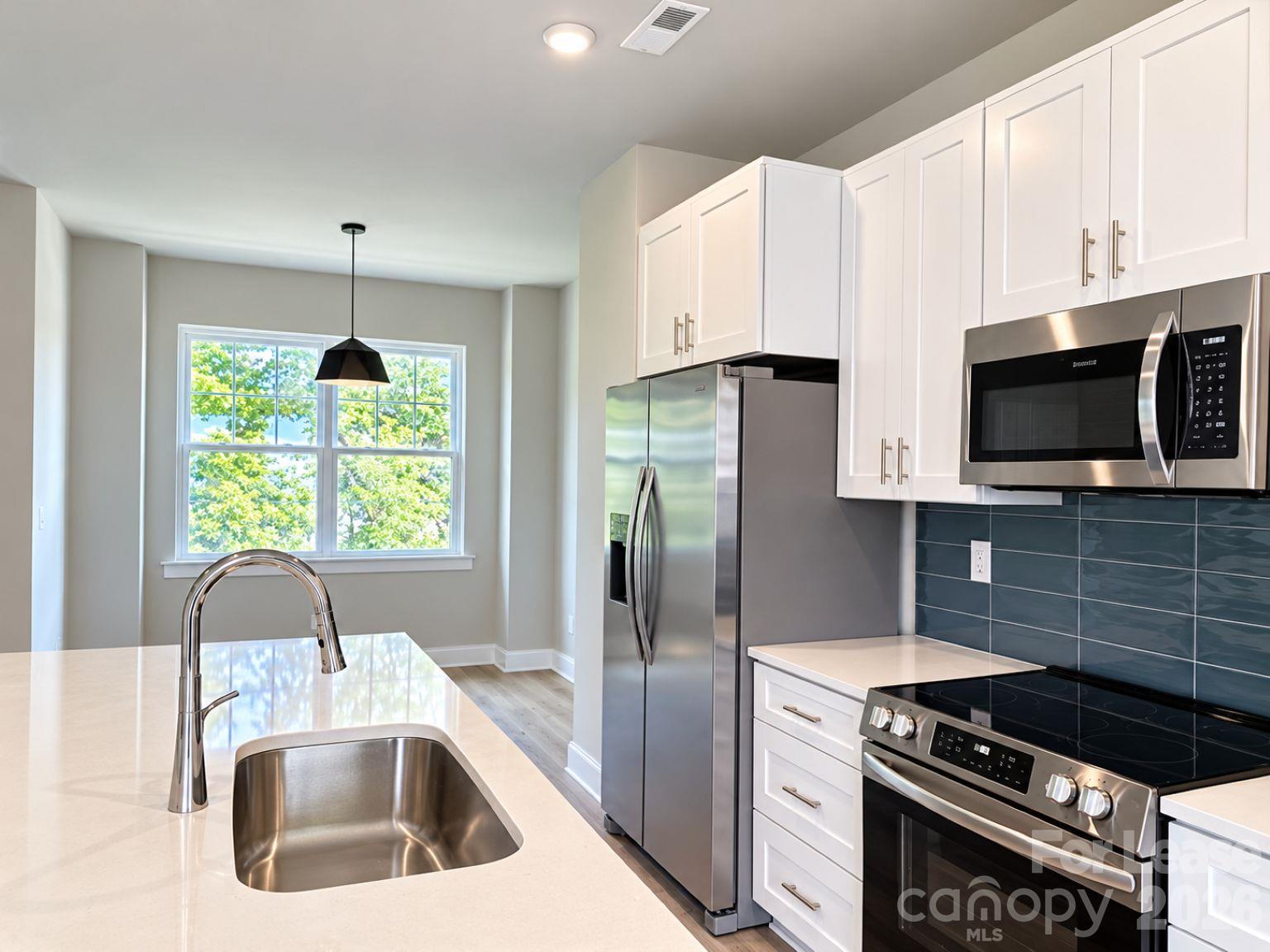 5014 Central Avenue Property Photo 6