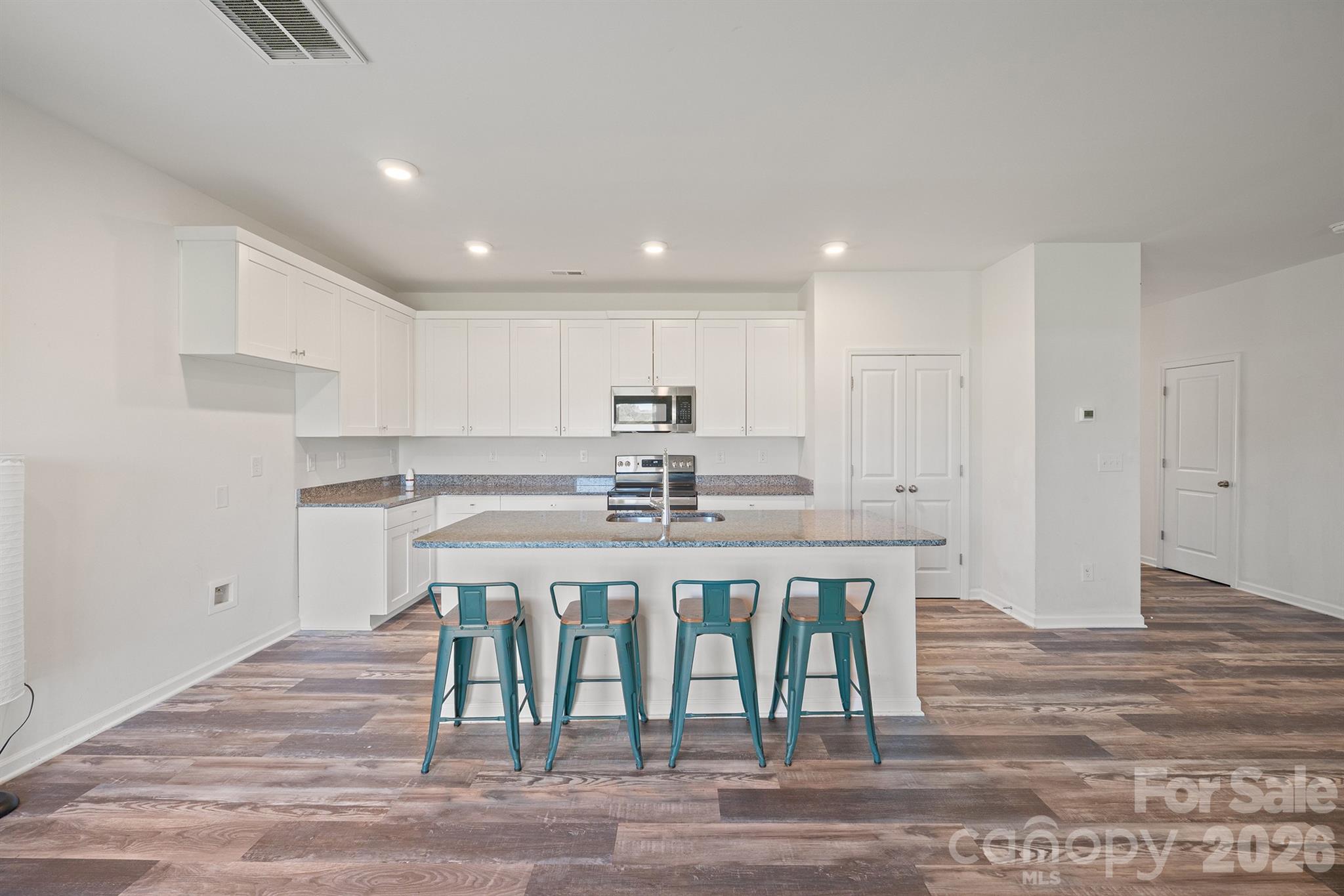 5017 Ritchie Road Property Photo 6