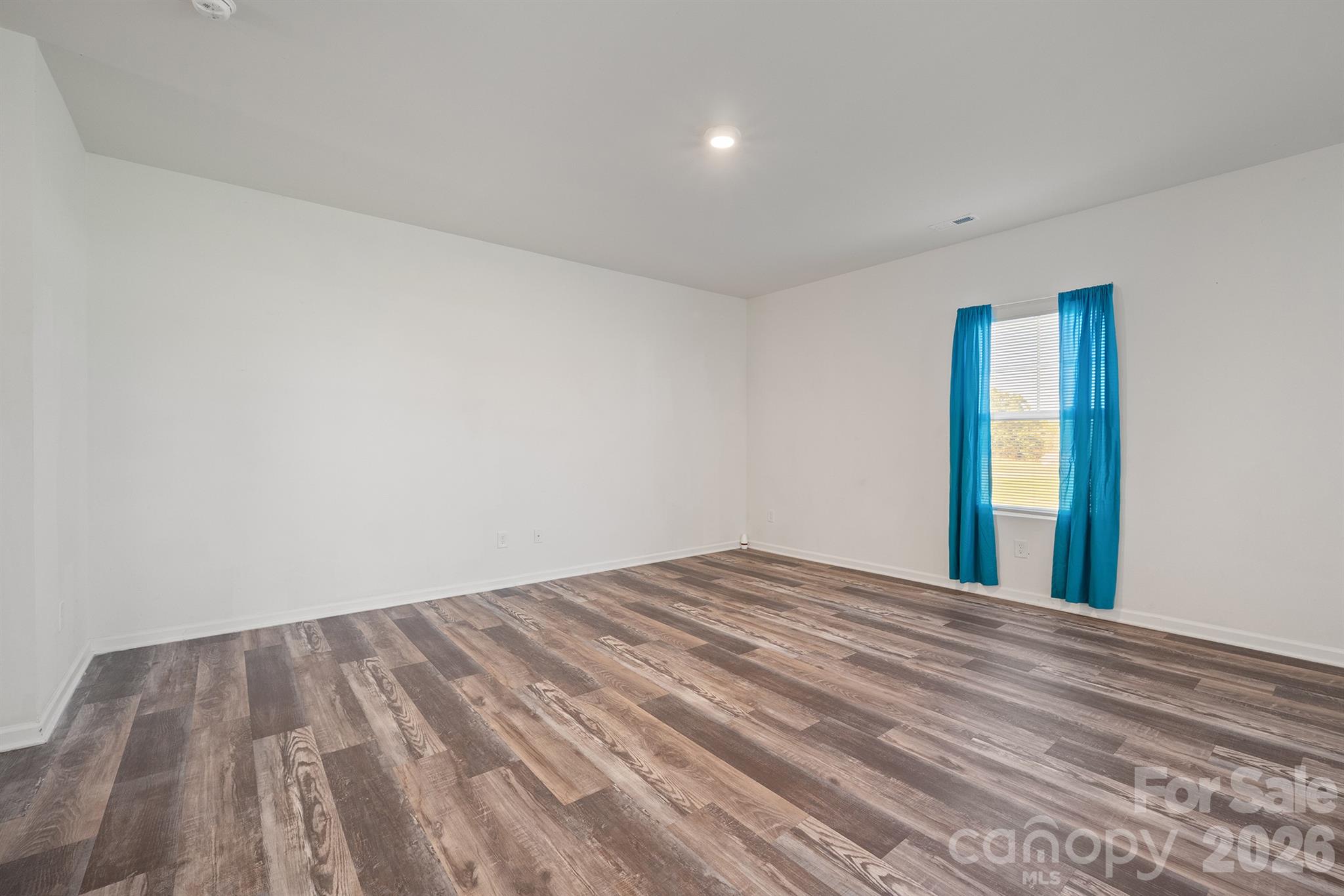 5017 Ritchie Road Property Photo 17