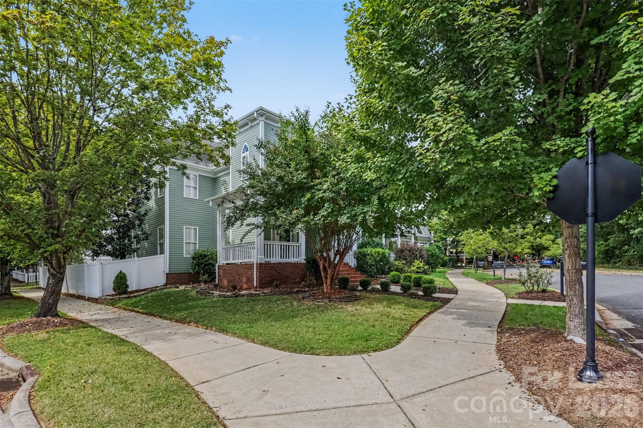 17505 Calverton Road Property Photo 6
