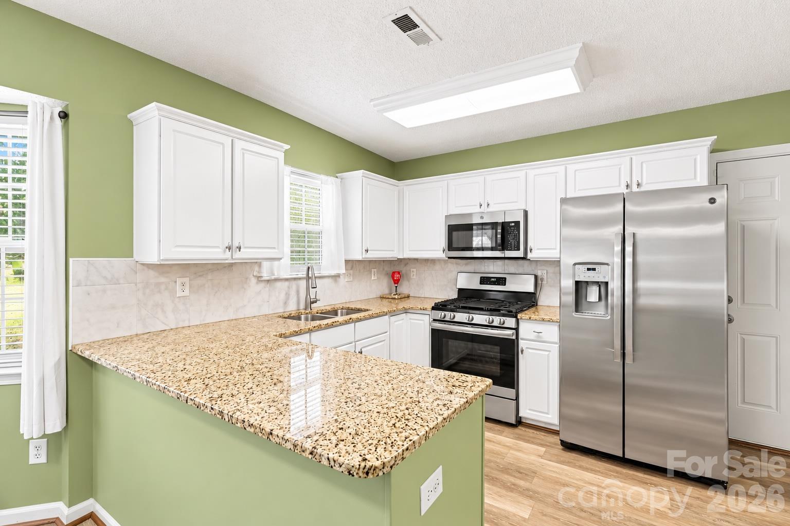 10008 Wild Dogwood Court Property Photo 7