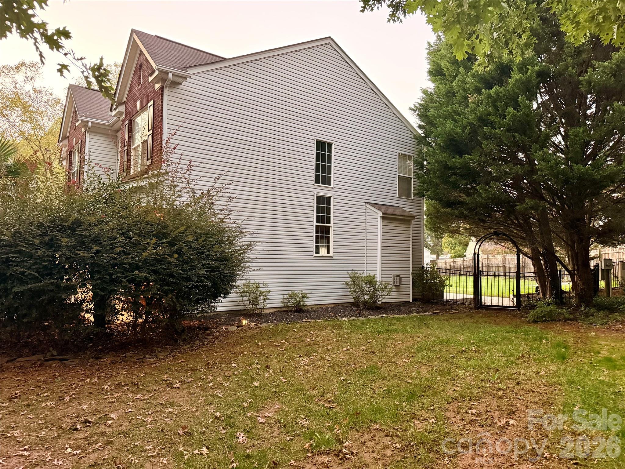 120 Centerpoint Drive Property Photo 3