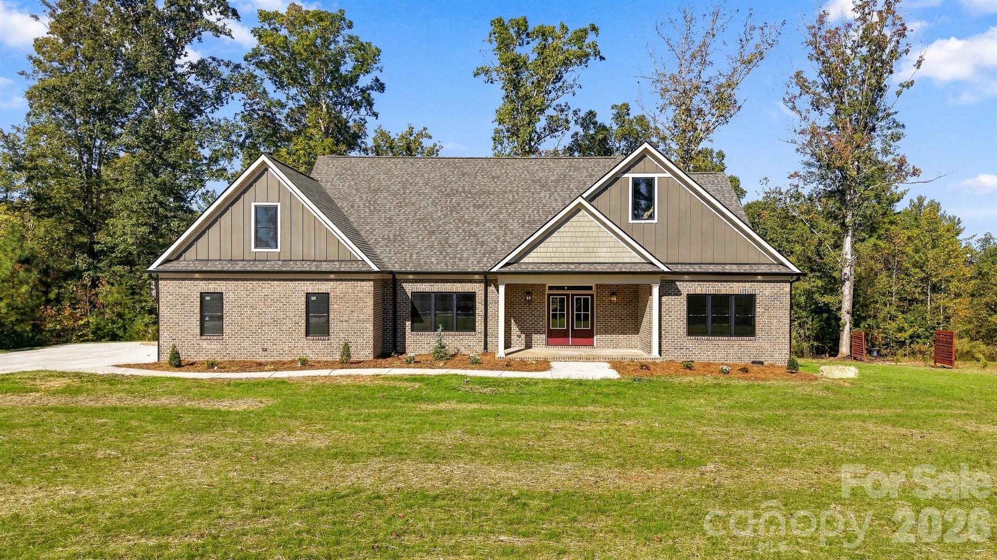 1041 Westward Drive Property Photo 1