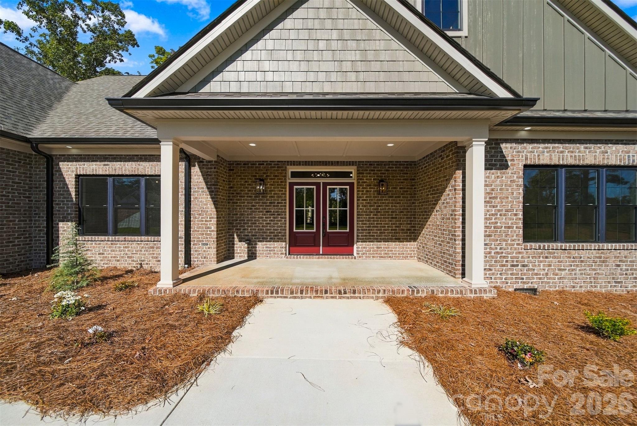 1041 Westward Drive Property Photo 2