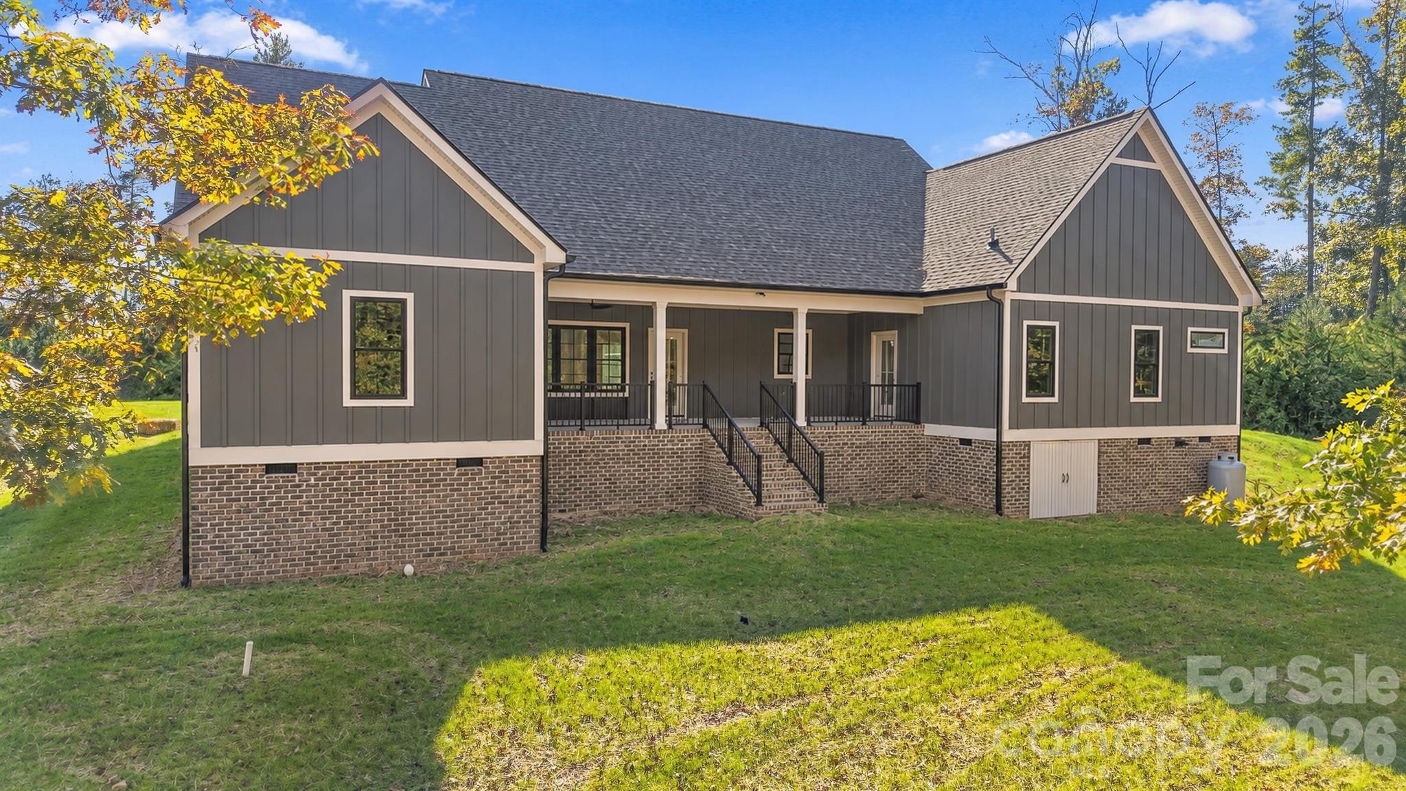 1041 Westward Drive Property Photo 4
