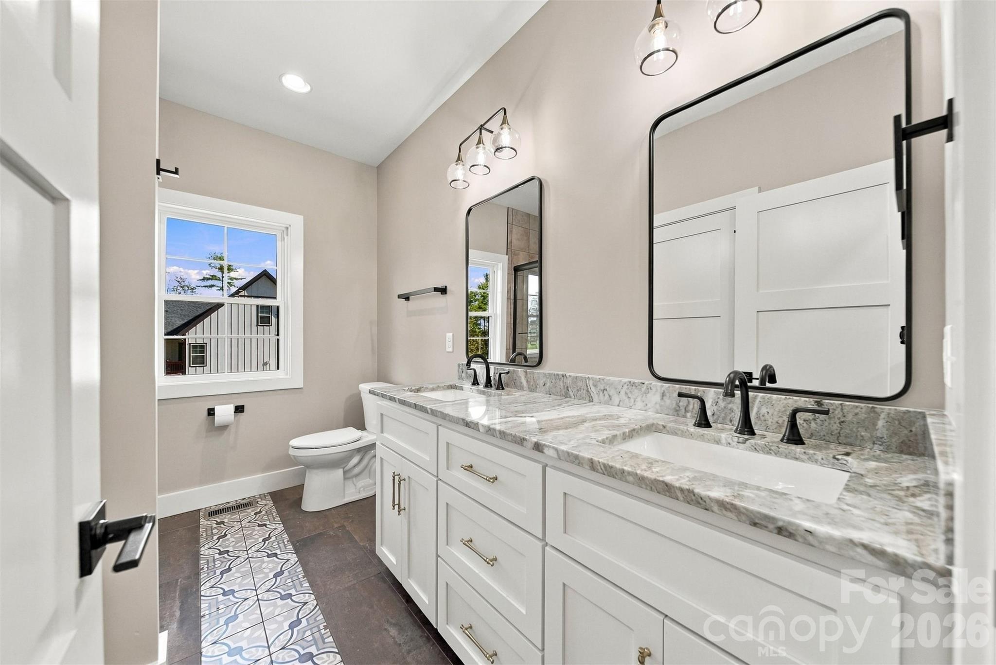 1041 Westward Drive Property Photo 25
