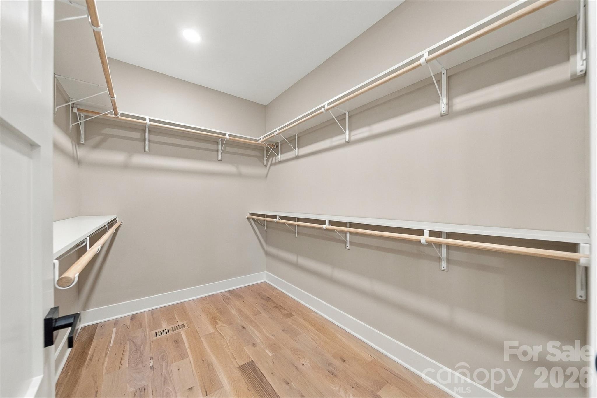 1041 Westward Drive Property Photo 29