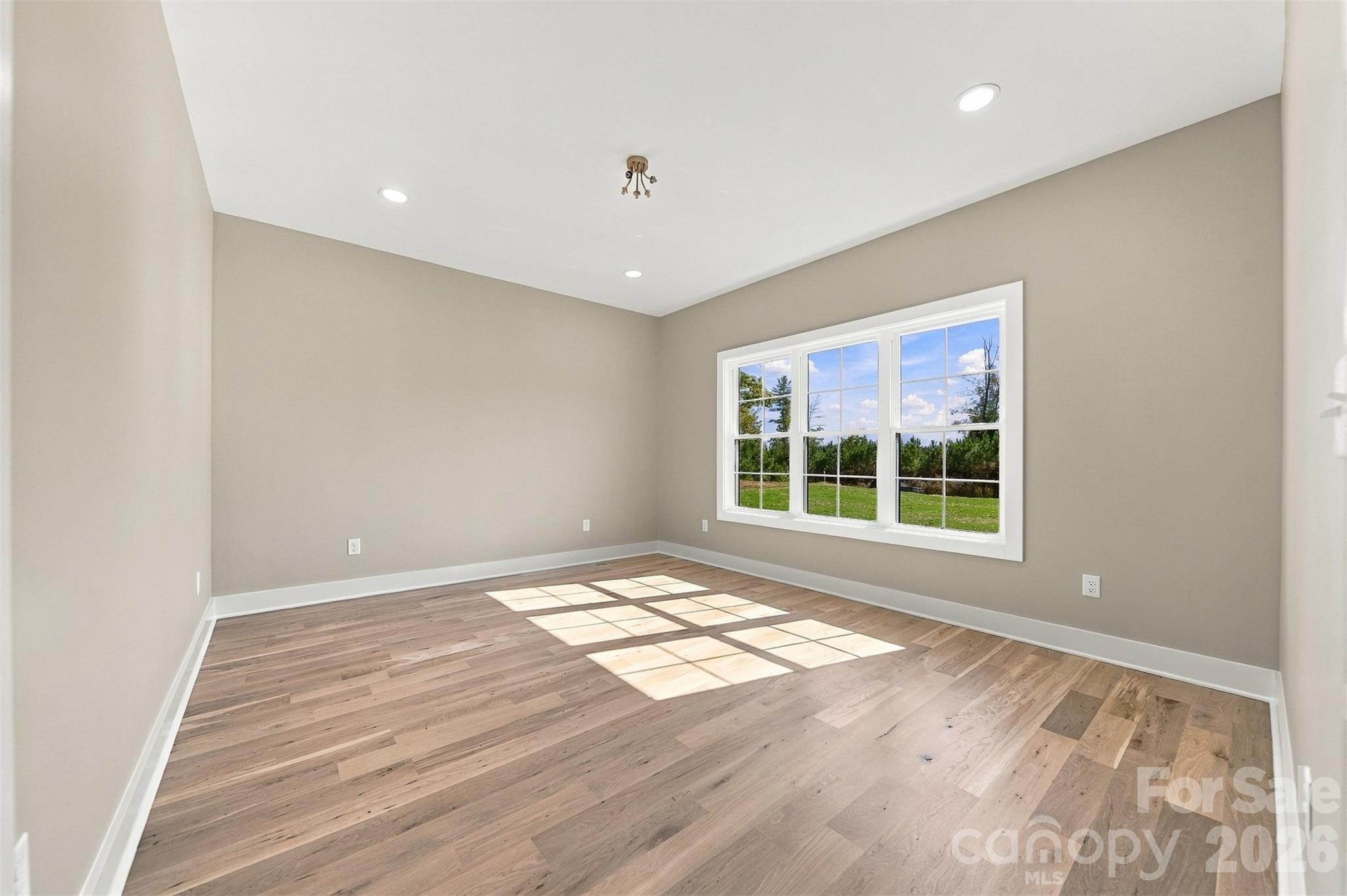 1041 Westward Drive Property Photo 30