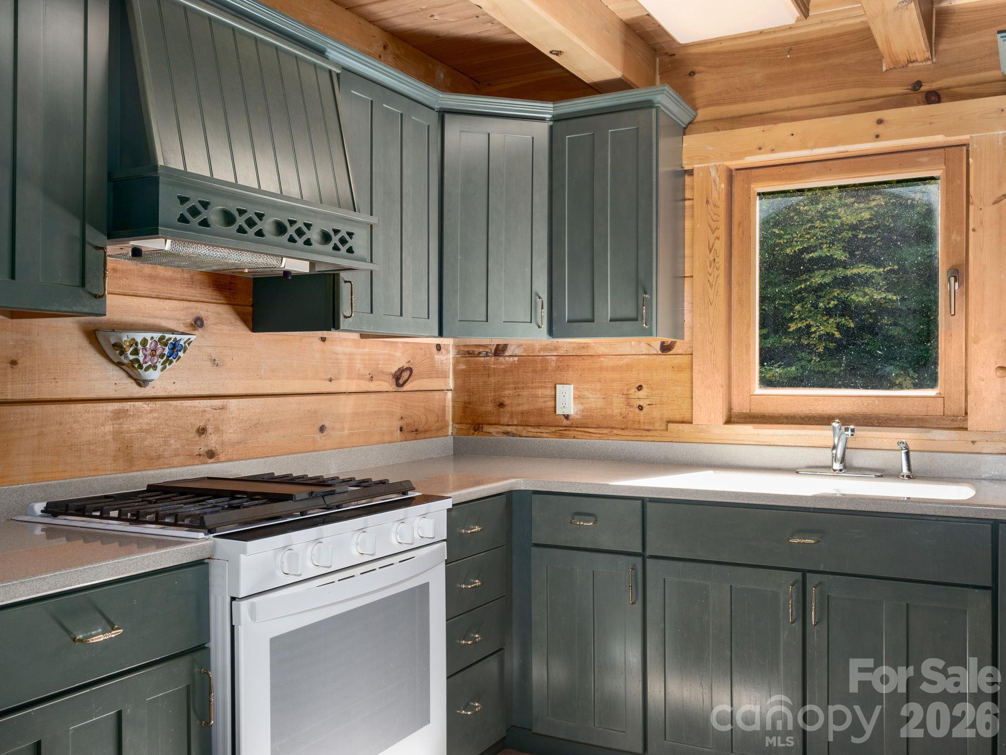 8 Edelweiss Lane Property Photo 8
