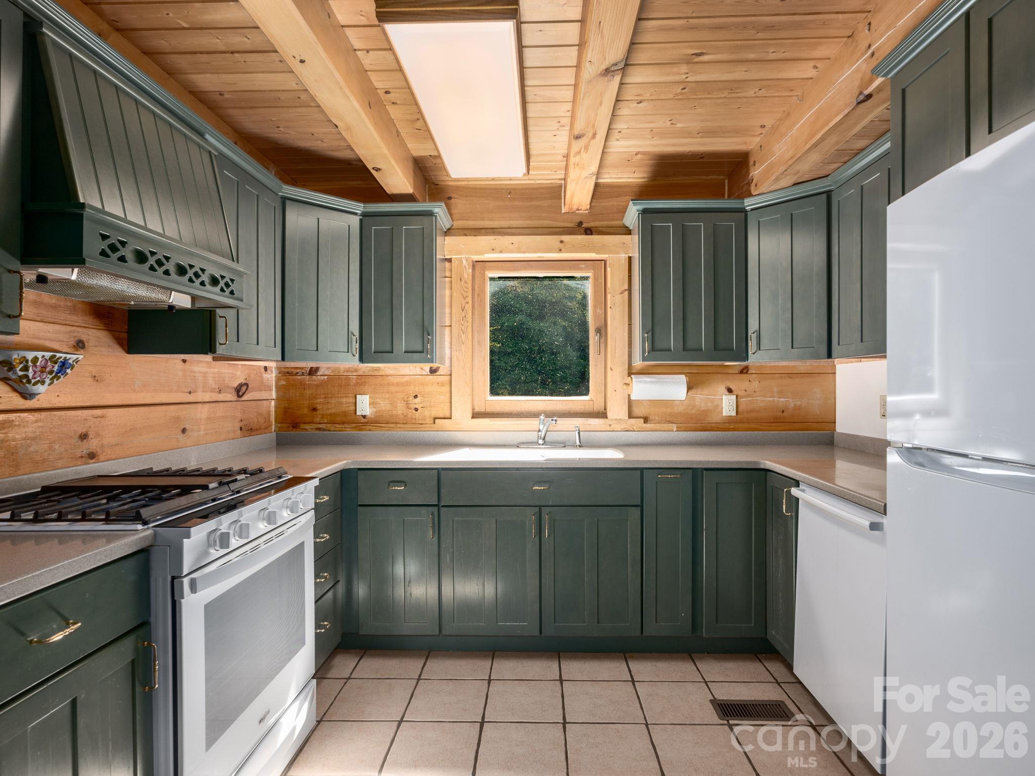 8 Edelweiss Lane Property Photo 9
