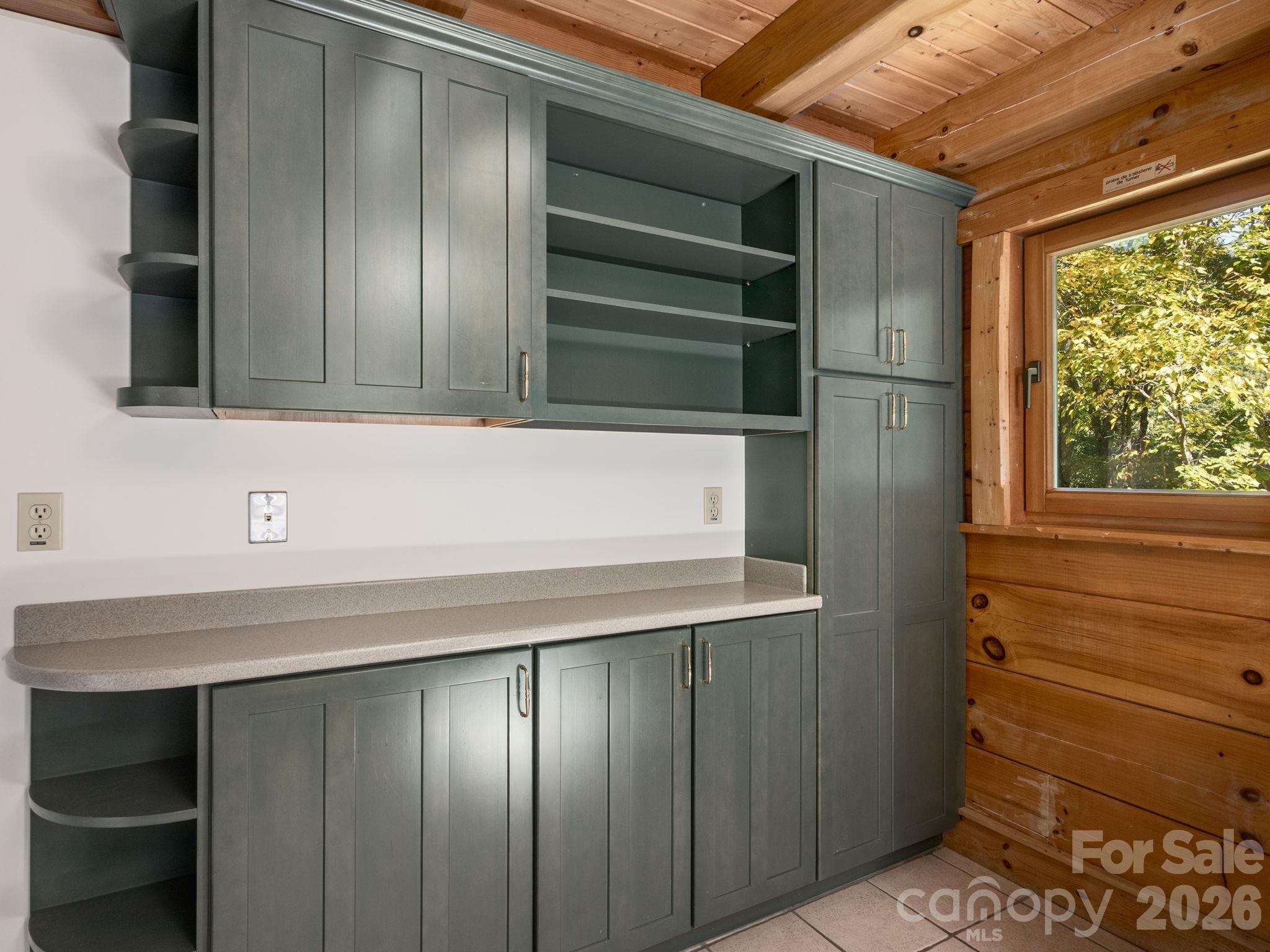8 Edelweiss Lane Property Photo 10