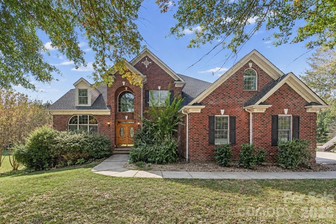 2793 Harlinsdale Drive Property Photo 2