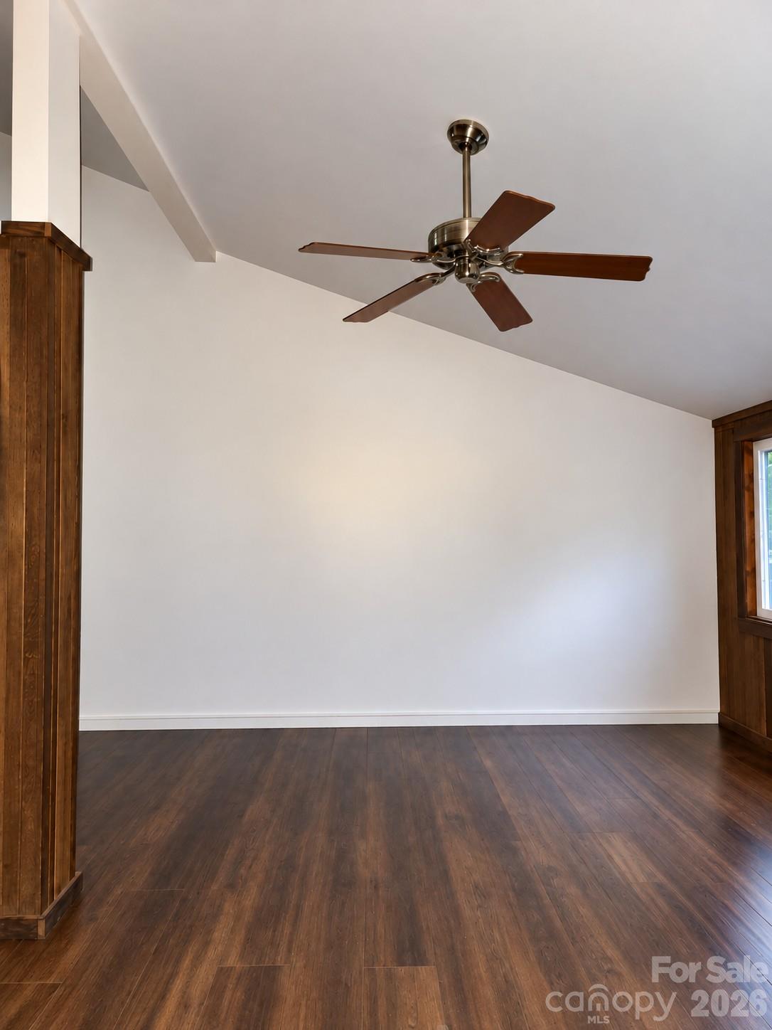 121 Carolina Drive 121/123 Property Photo 4