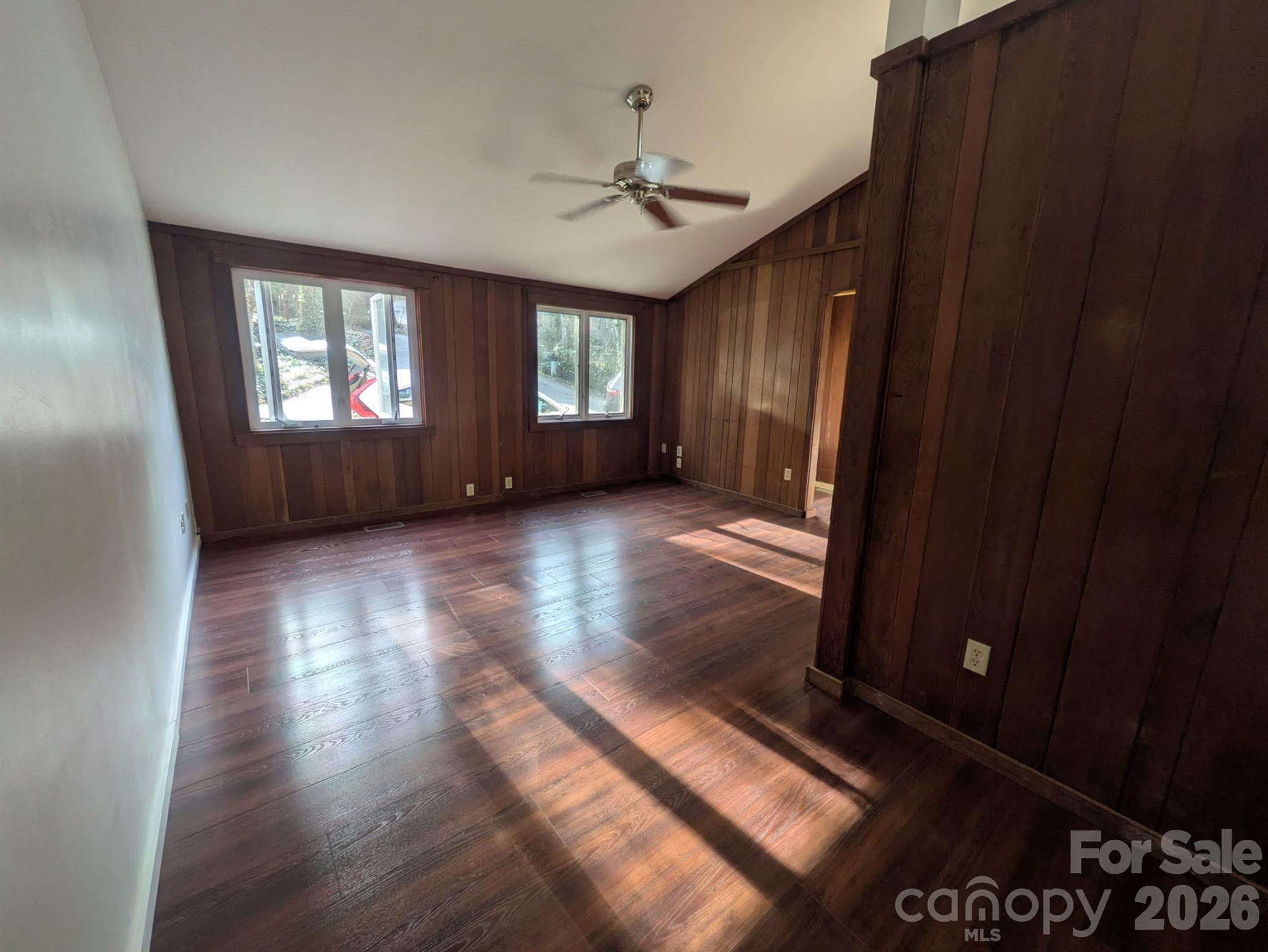 121 Carolina Drive 121/123 Property Photo 5