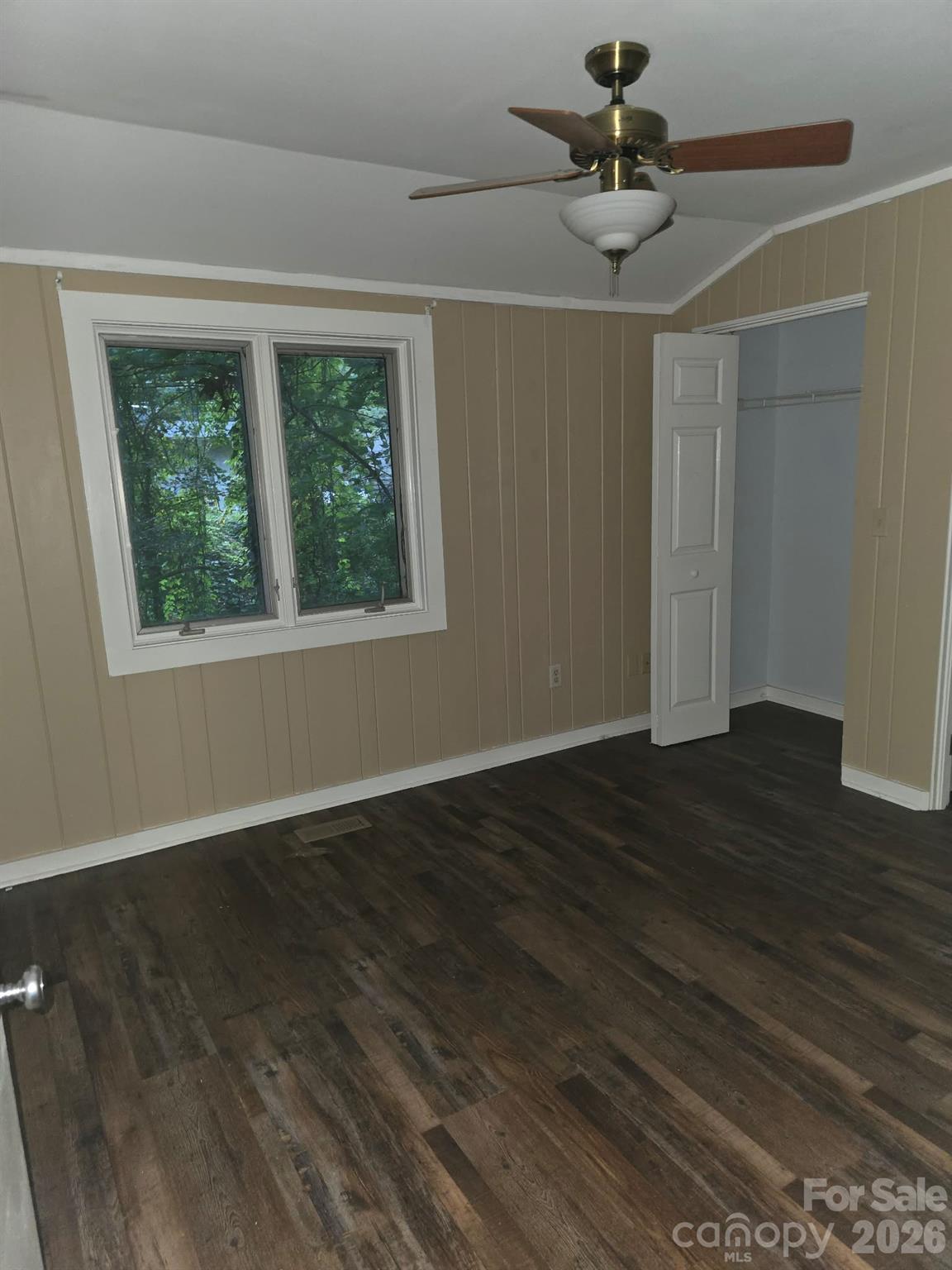 121 Carolina Drive 121/123 Property Photo 8
