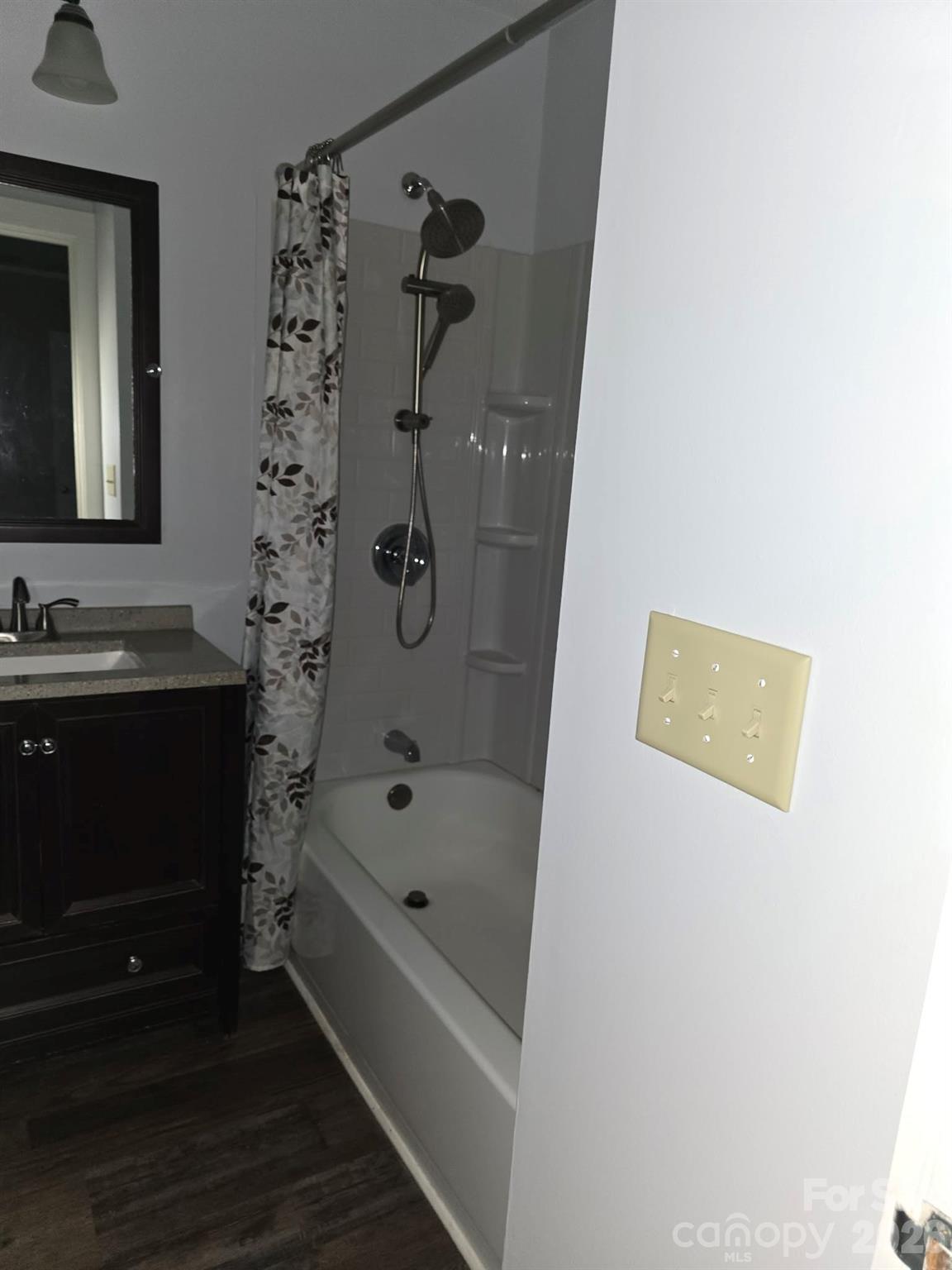 121 Carolina Drive 121/123 Property Photo 10