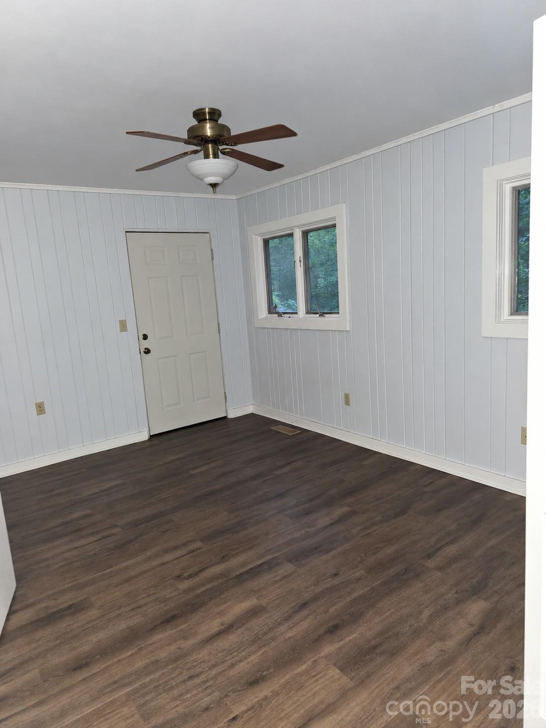 121 Carolina Drive 121/123 Property Photo 11