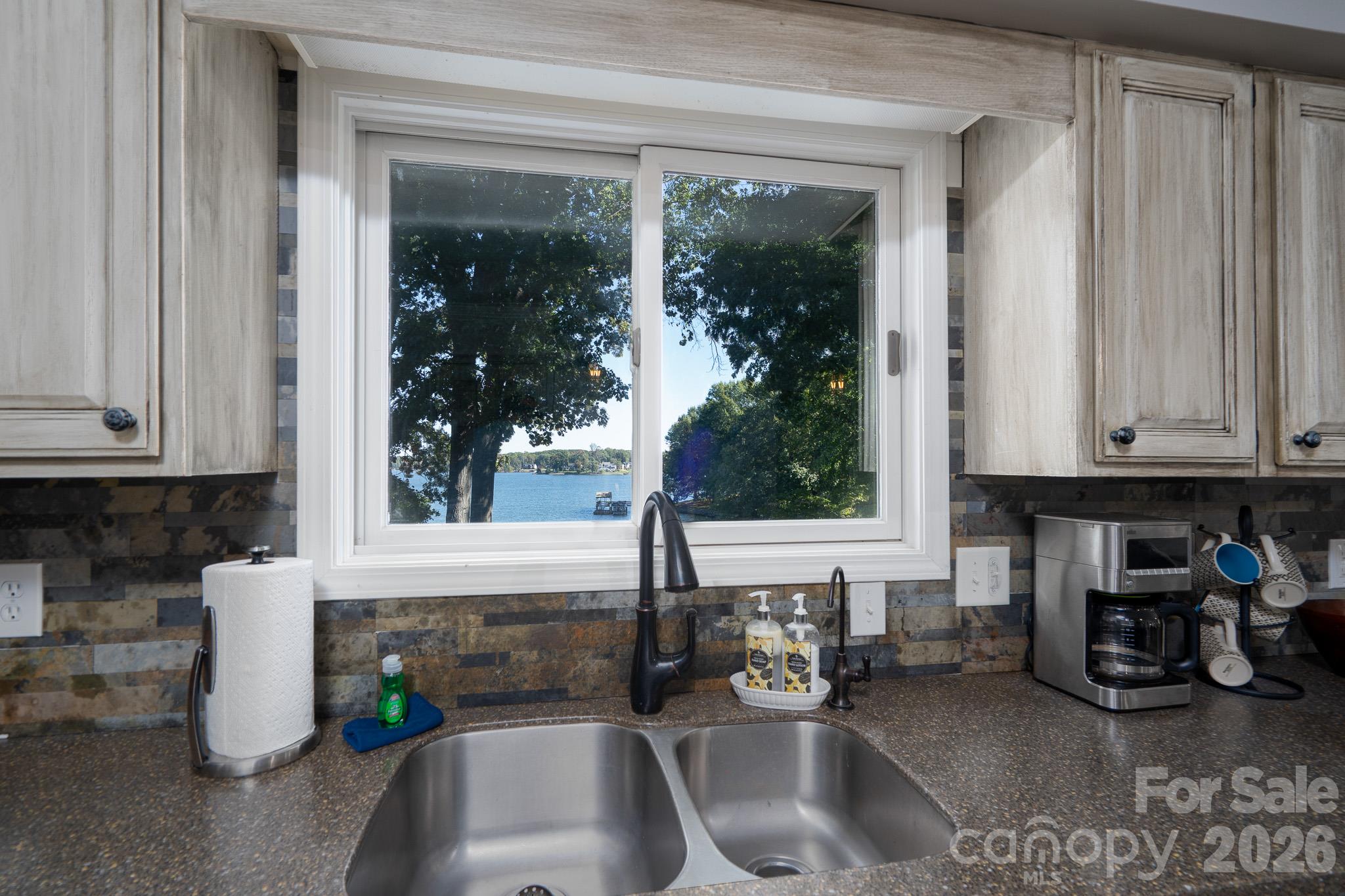 9598 Riviera Drive Property Photo 17