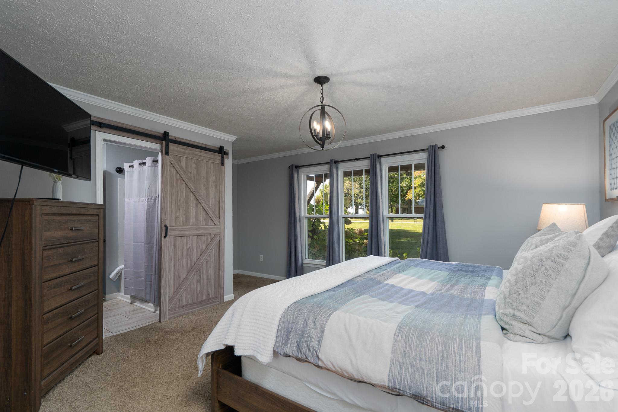 9598 Riviera Drive Property Photo 23