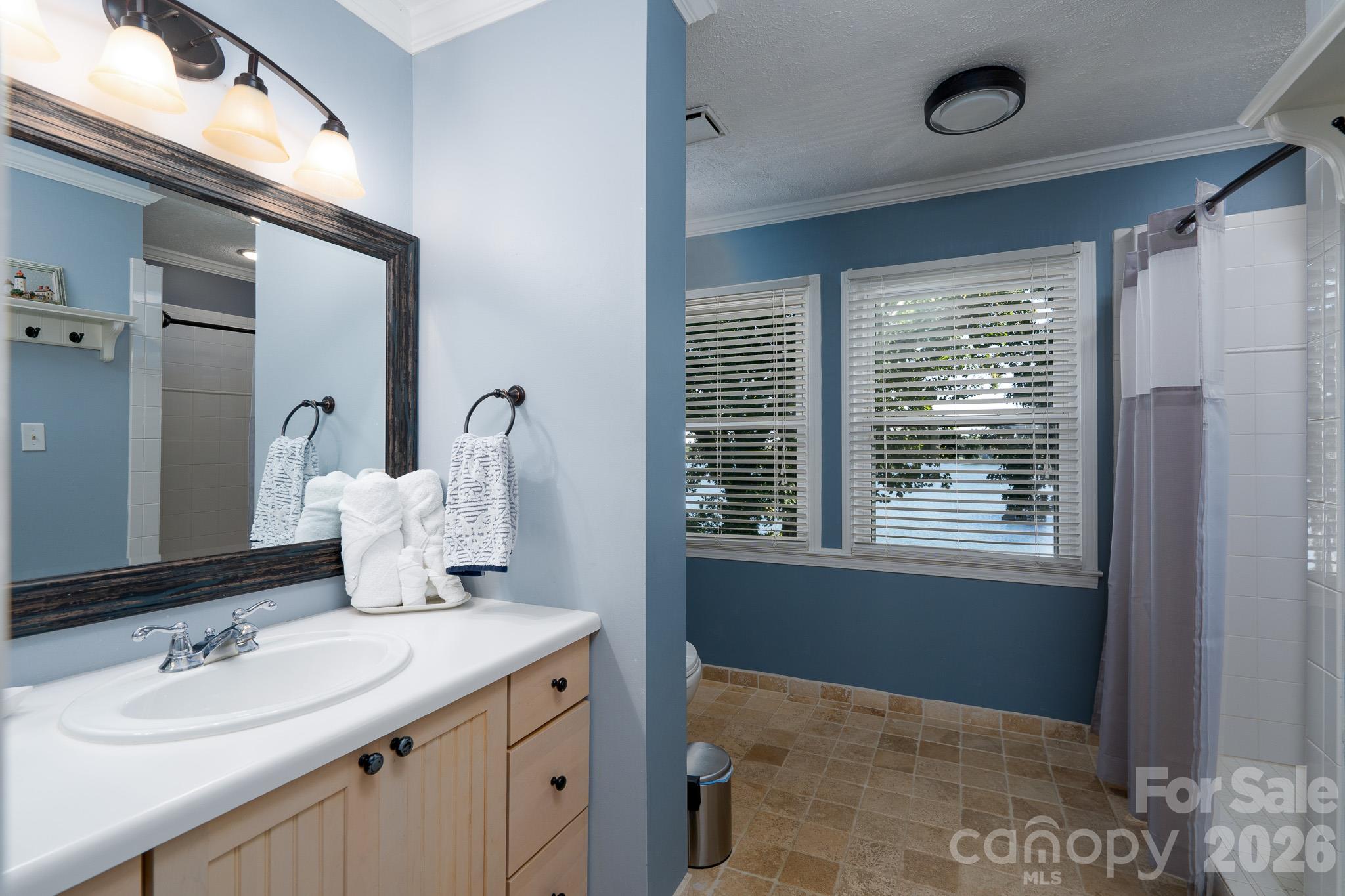 9598 Riviera Drive Property Photo 30