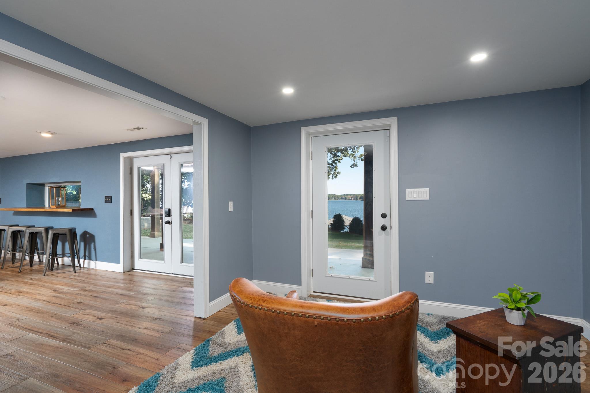 9598 Riviera Drive Property Photo 34