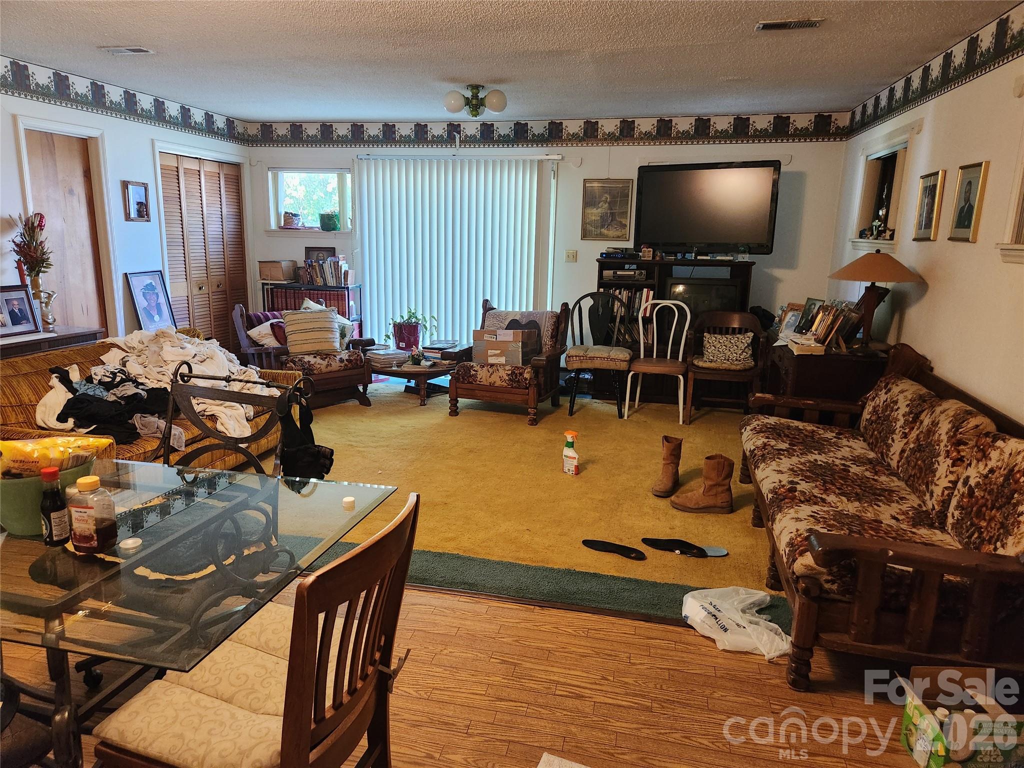 3012 Burbank Drive Property Photo 3