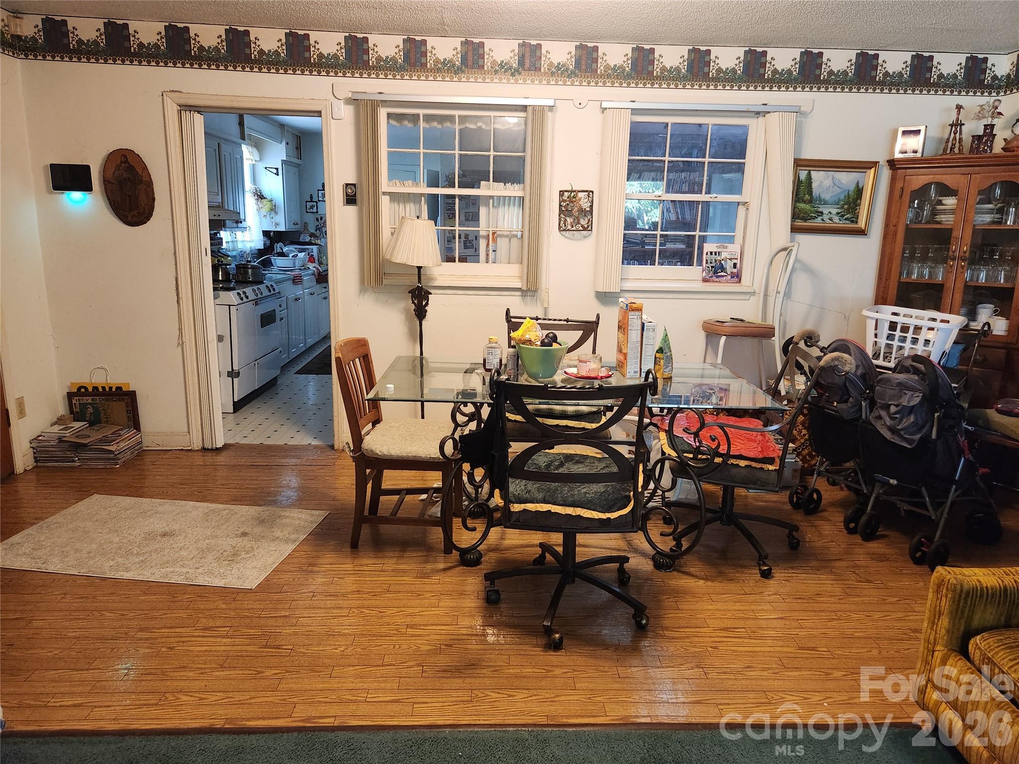 3012 Burbank Drive Property Photo 4