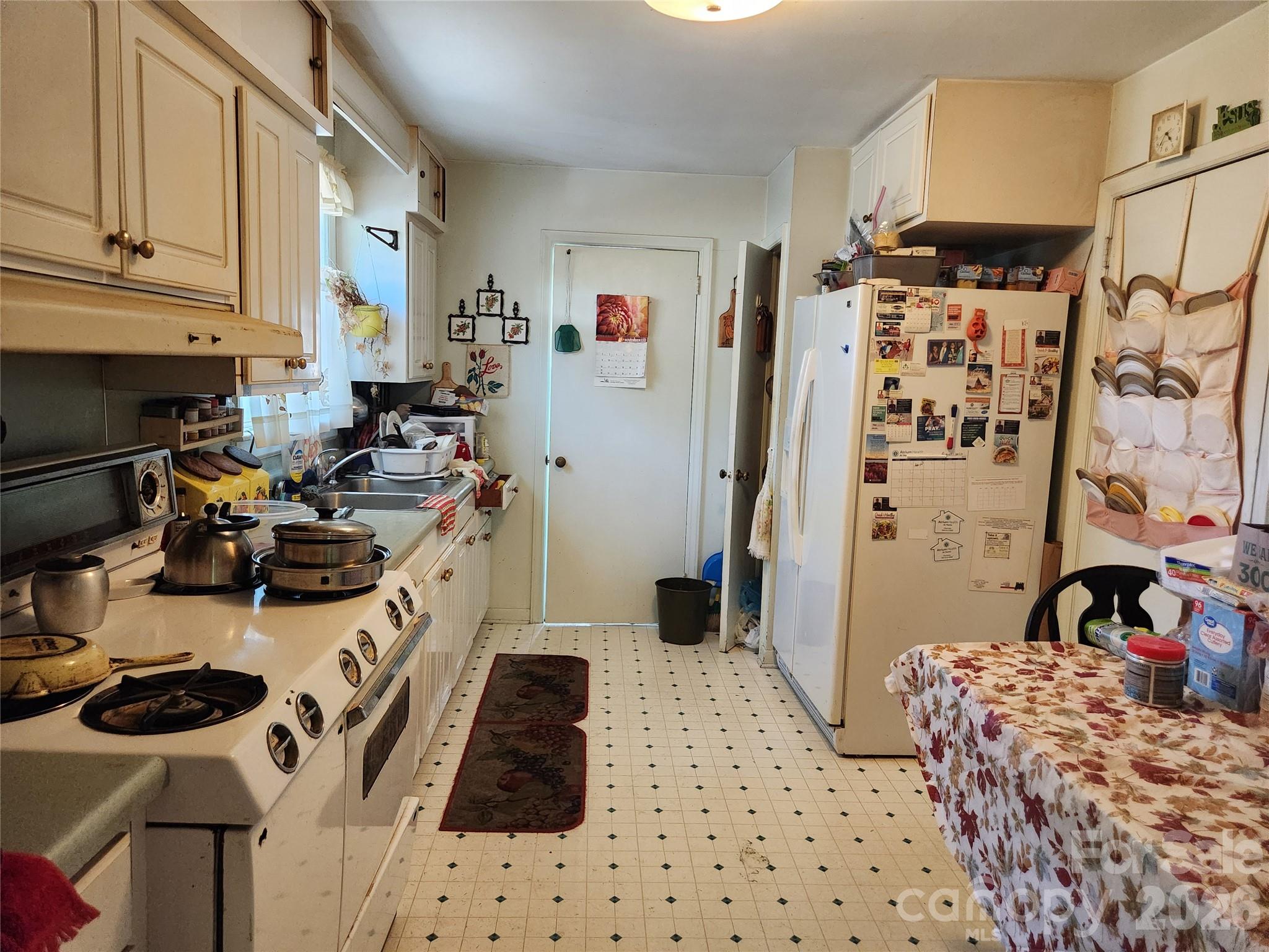 3012 Burbank Drive Property Photo 5
