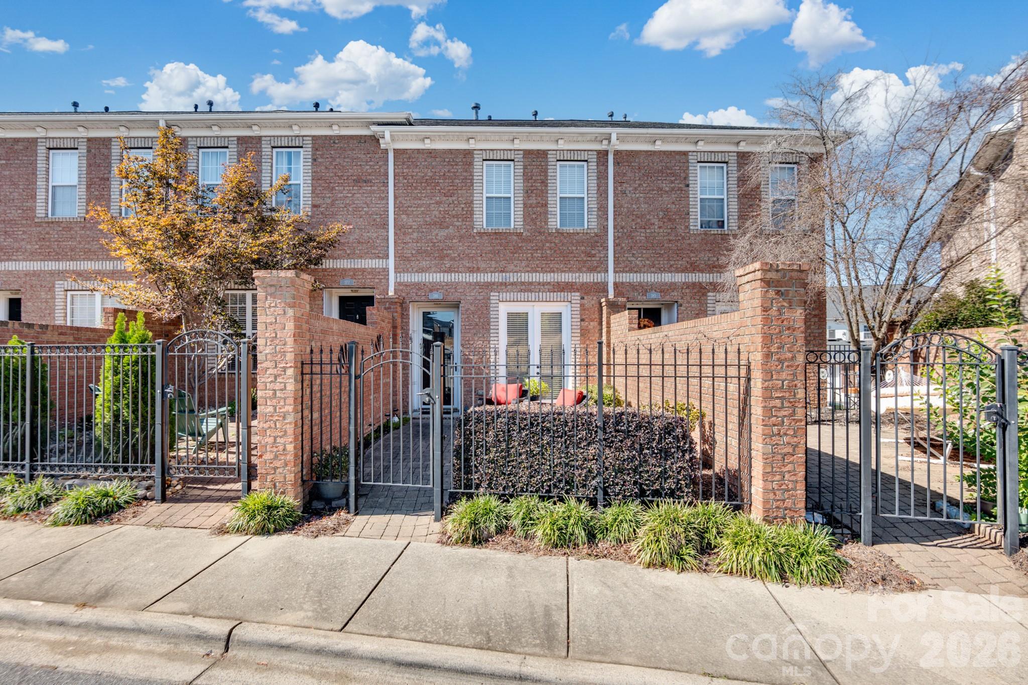 381 Dumbarton Street Property Photo 1