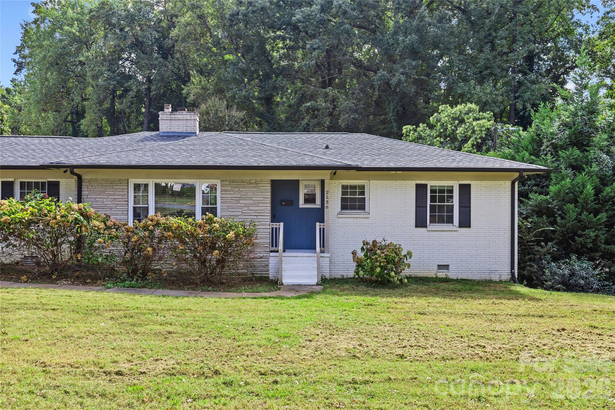 2538 Arnold Drive Property Photo 2
