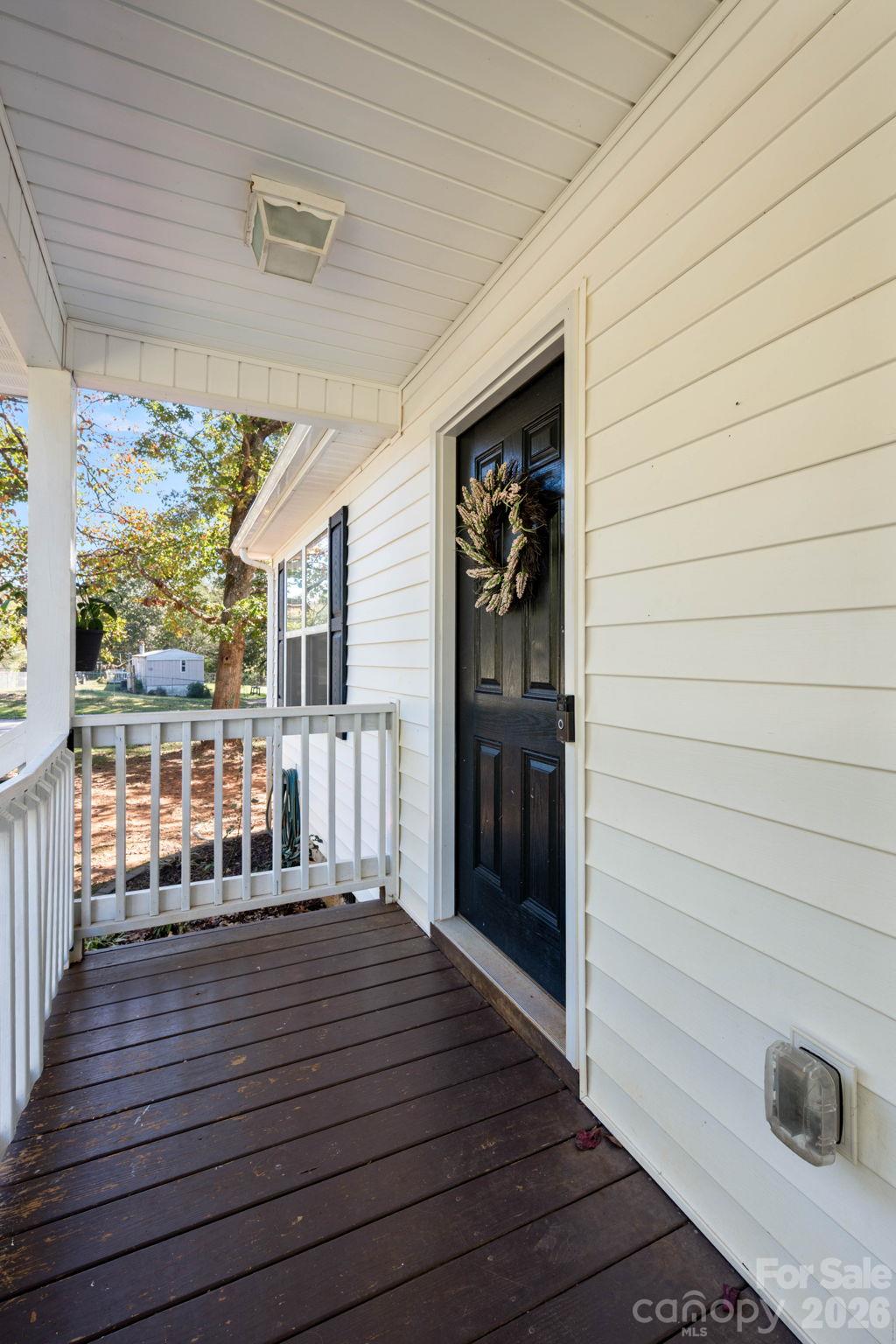 1363 Woodridge Drive Property Photo 4
