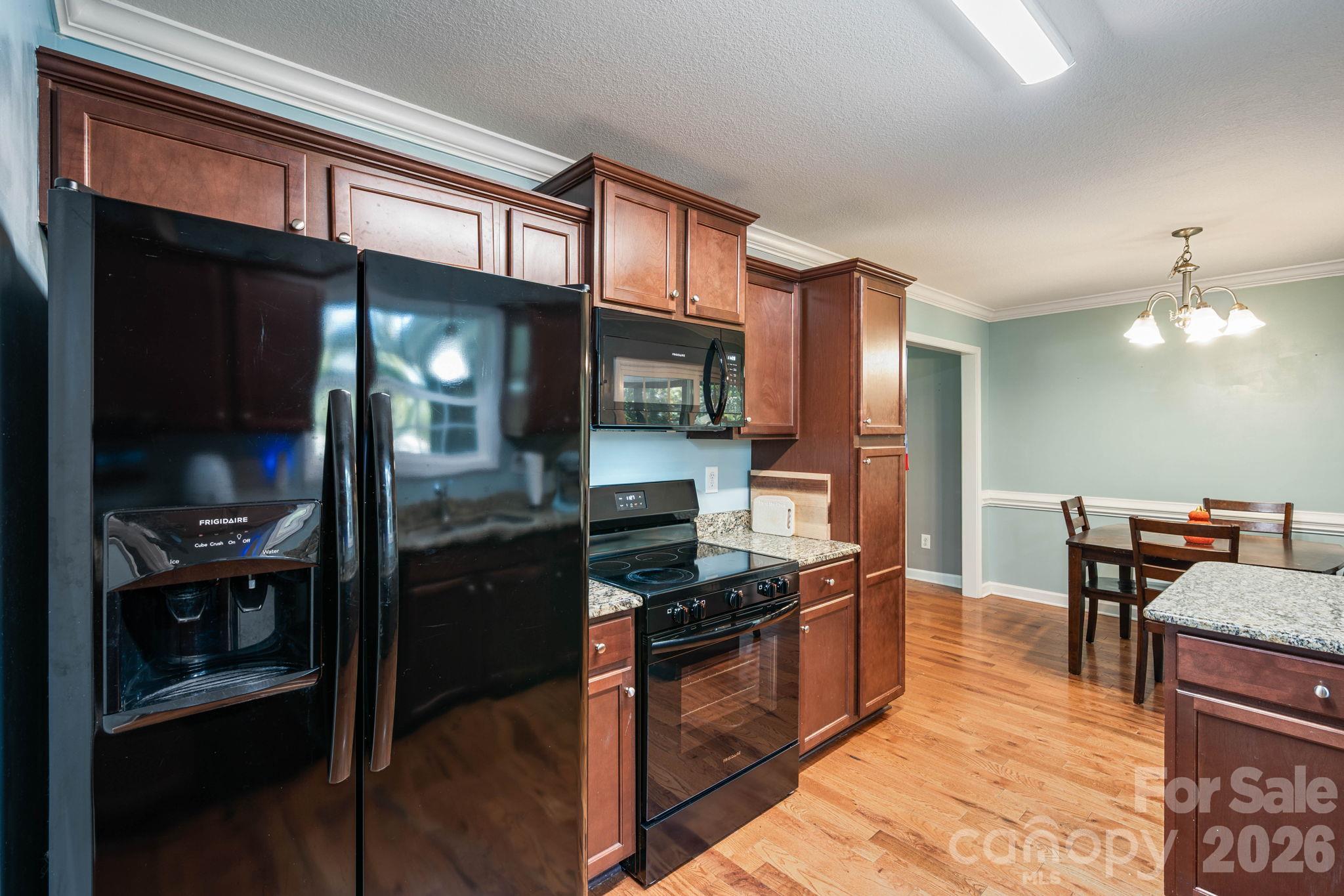 1363 Woodridge Drive Property Photo 9