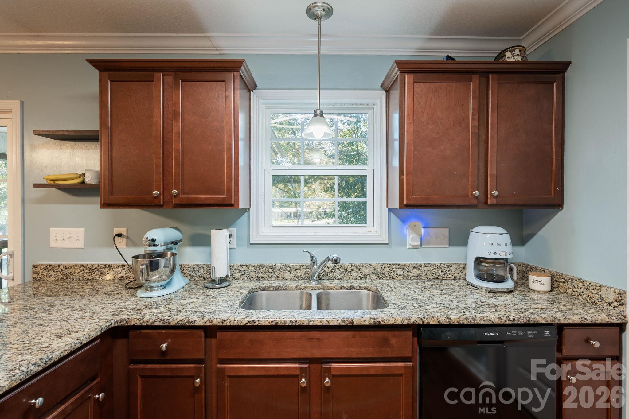 1363 Woodridge Drive Property Photo 11