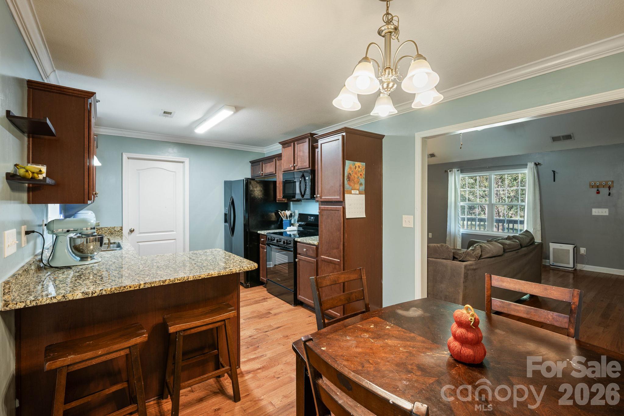 1363 Woodridge Drive Property Photo 12